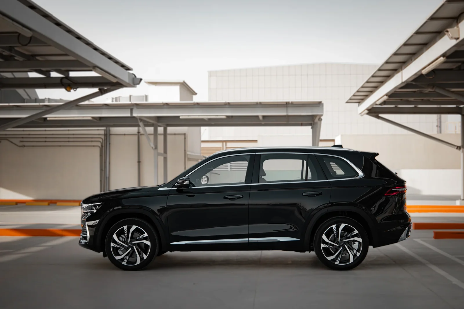 Rent Geely Monjaro  Black 2025 in Abu Dhabi - 12 