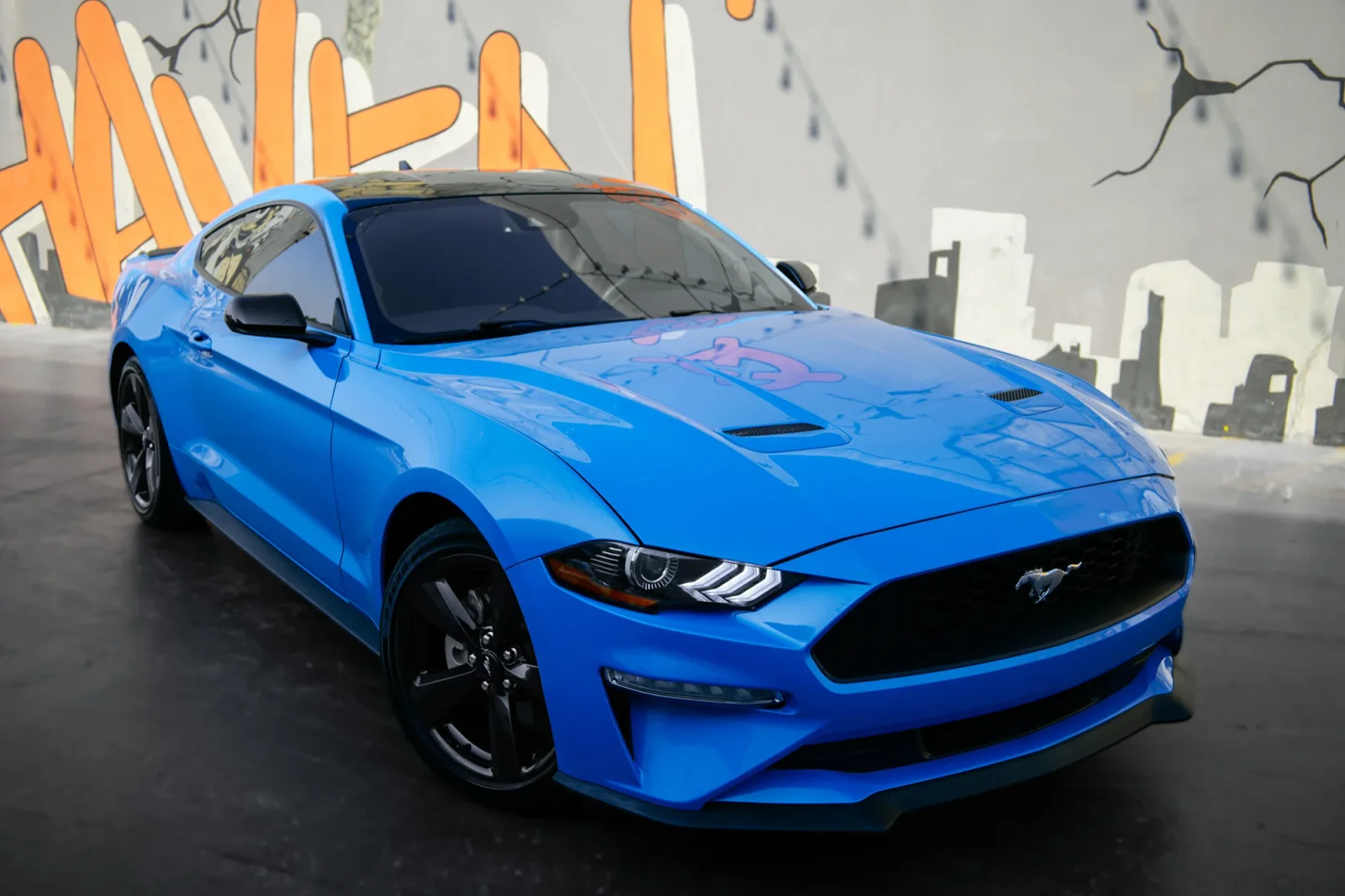 Affitto Ford Mustang  Blu 2023 in Abu Dhabi