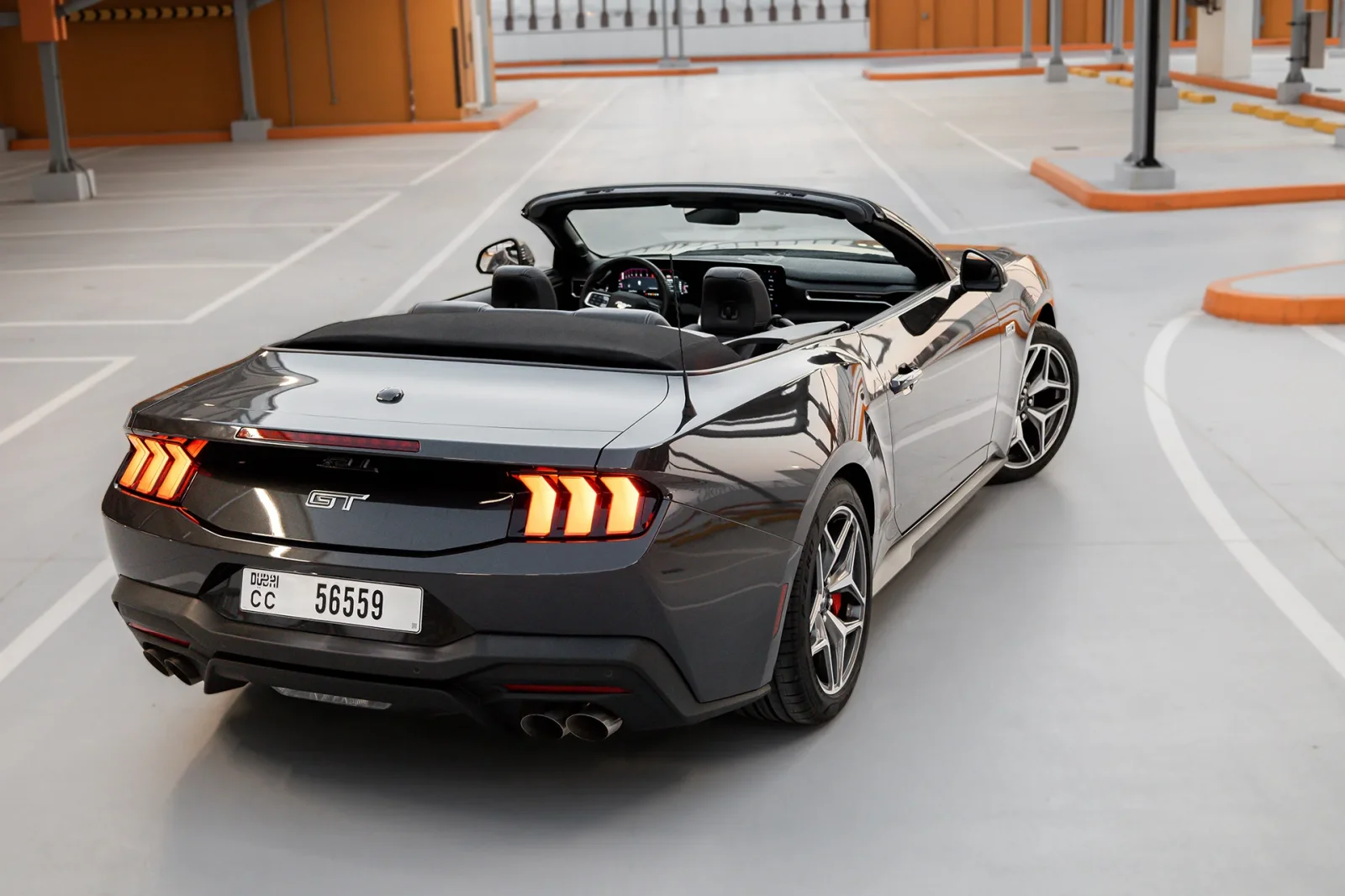 Affitto Ford Mustang GT Grigio 2024 in Abu Dhabi - 10 