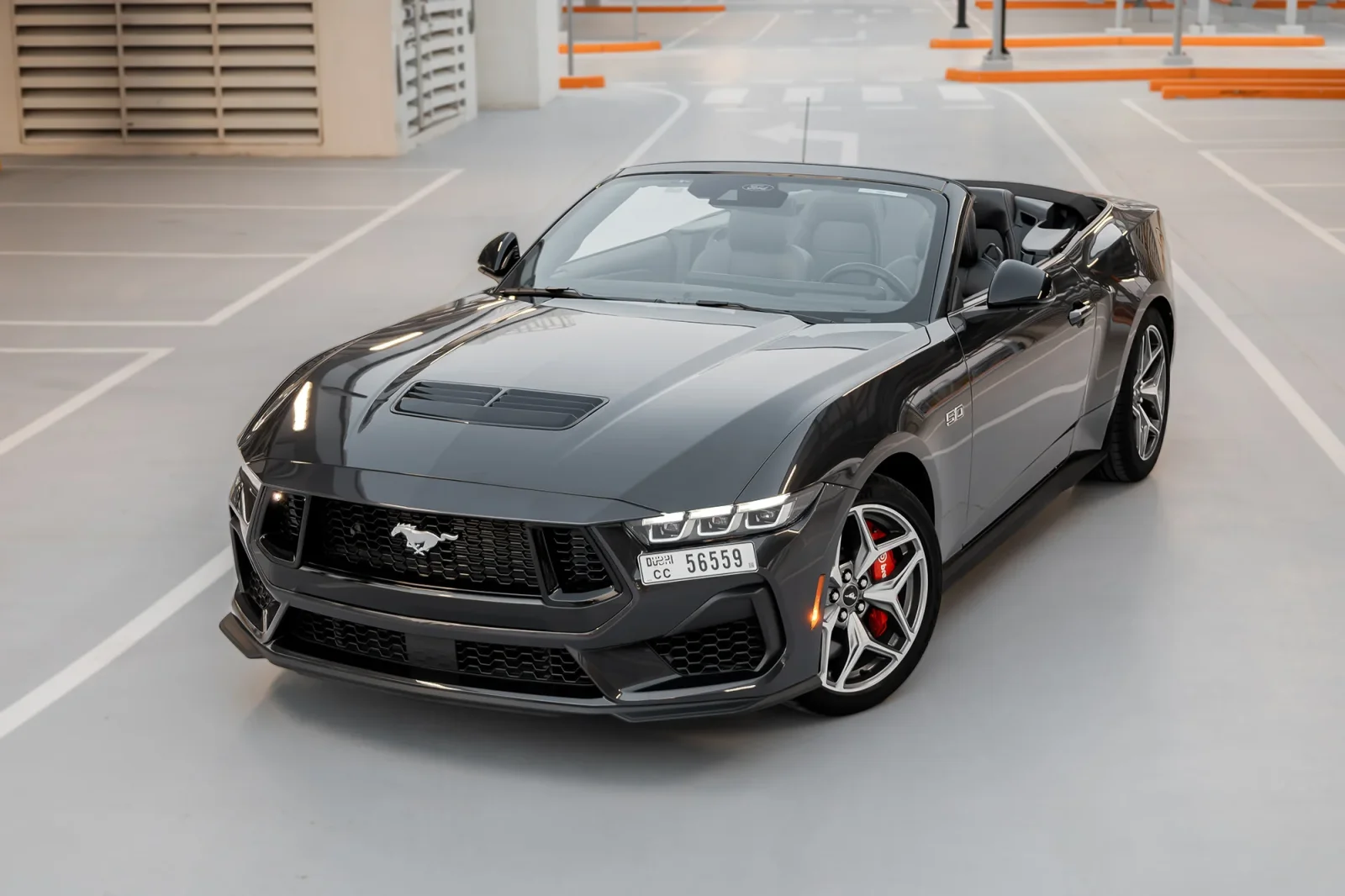 Affitto Ford Mustang GT Grigio 2024 in Abu Dhabi