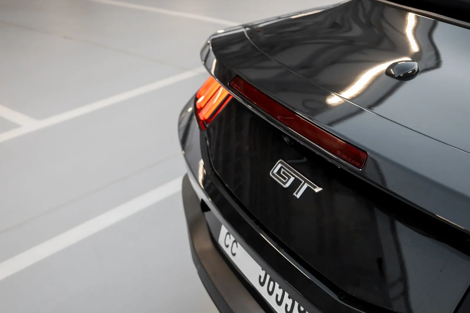 Affitto Ford Mustang GT Grigio 2024 in Abu Dhabi - 12 