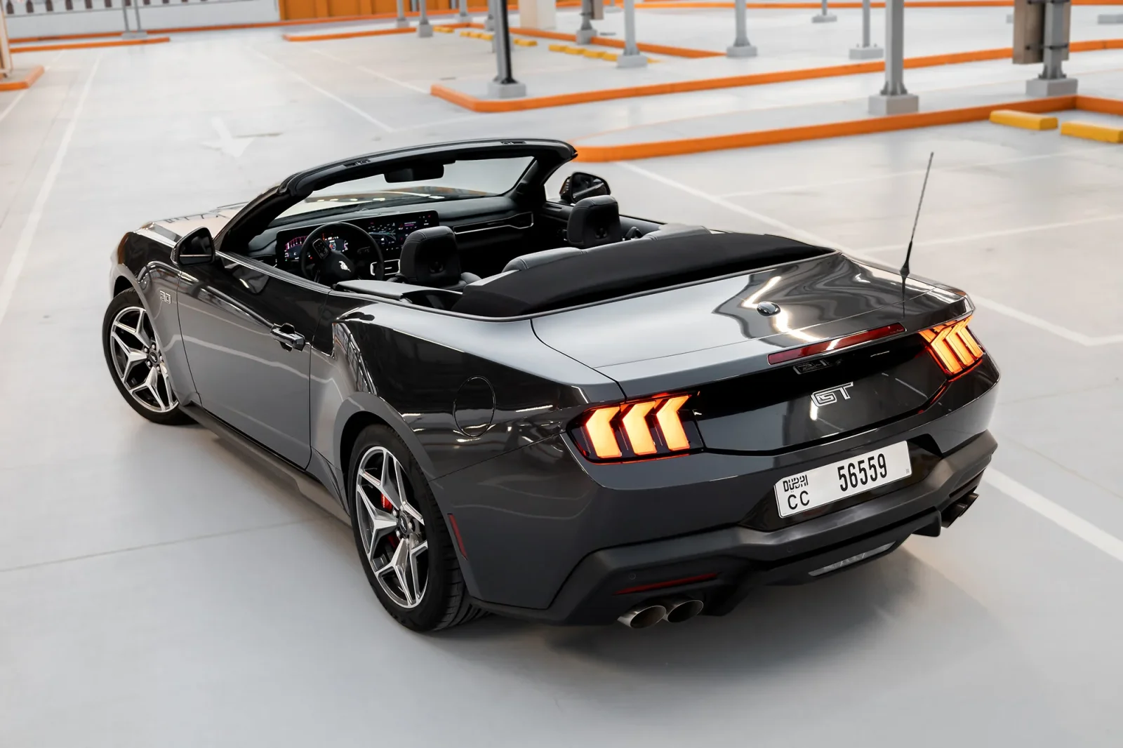 Affitto Ford Mustang GT Grigio 2024 in Abu Dhabi - 11 