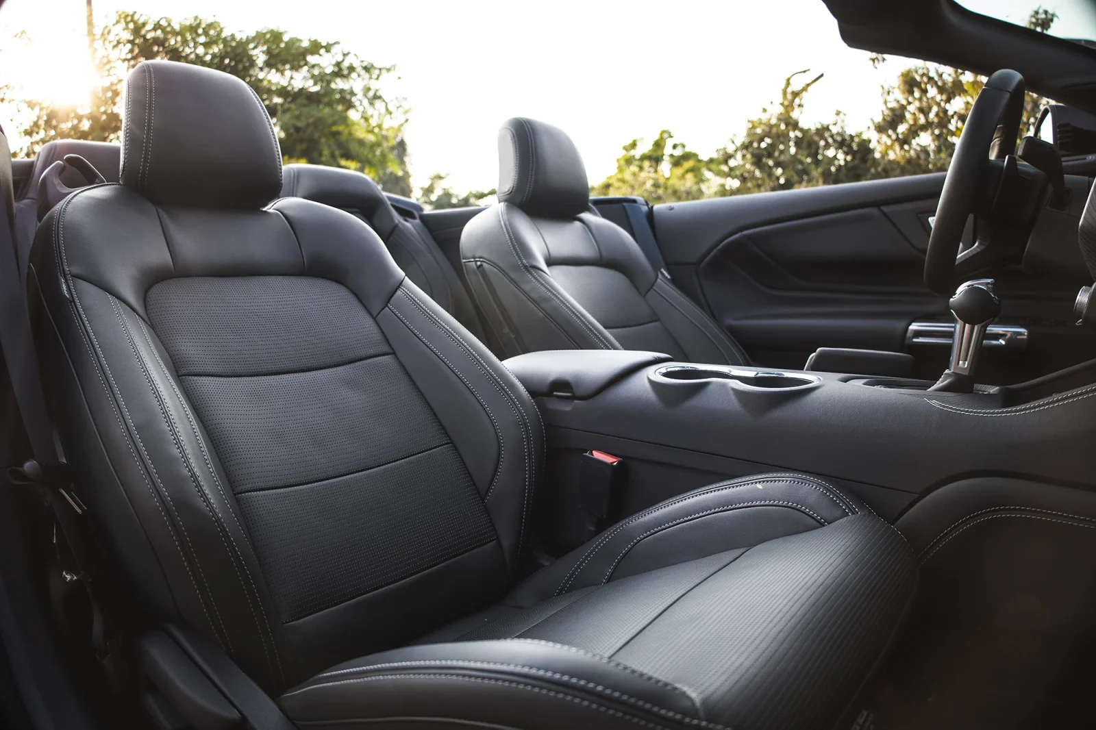 Affitto Ford Mustang GT Grigio 2024 in Abu Dhabi - 8 