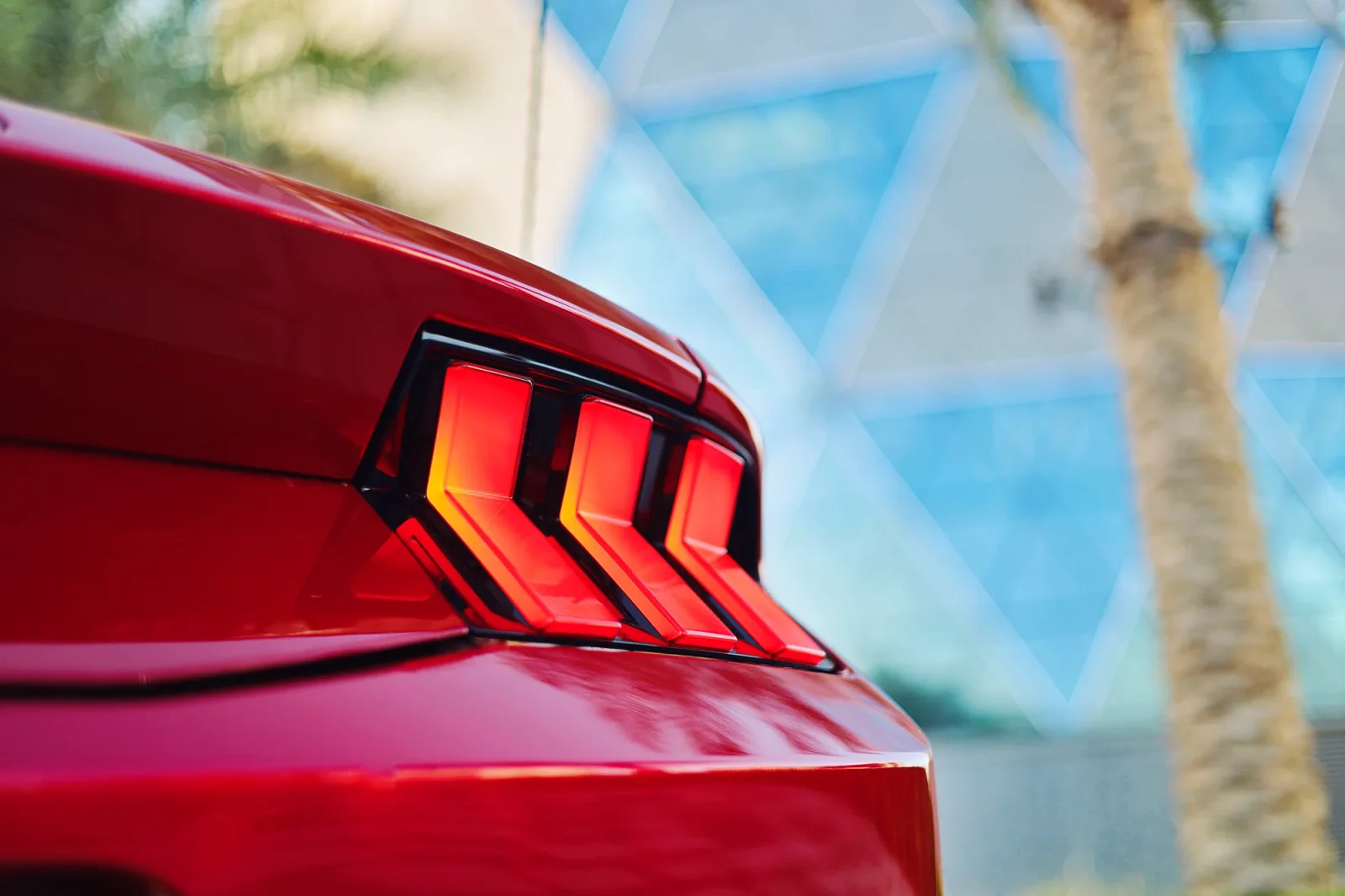 Miete Ford Mustang GT Restyling Rot 2024 in der Abu Dhabi - 10 