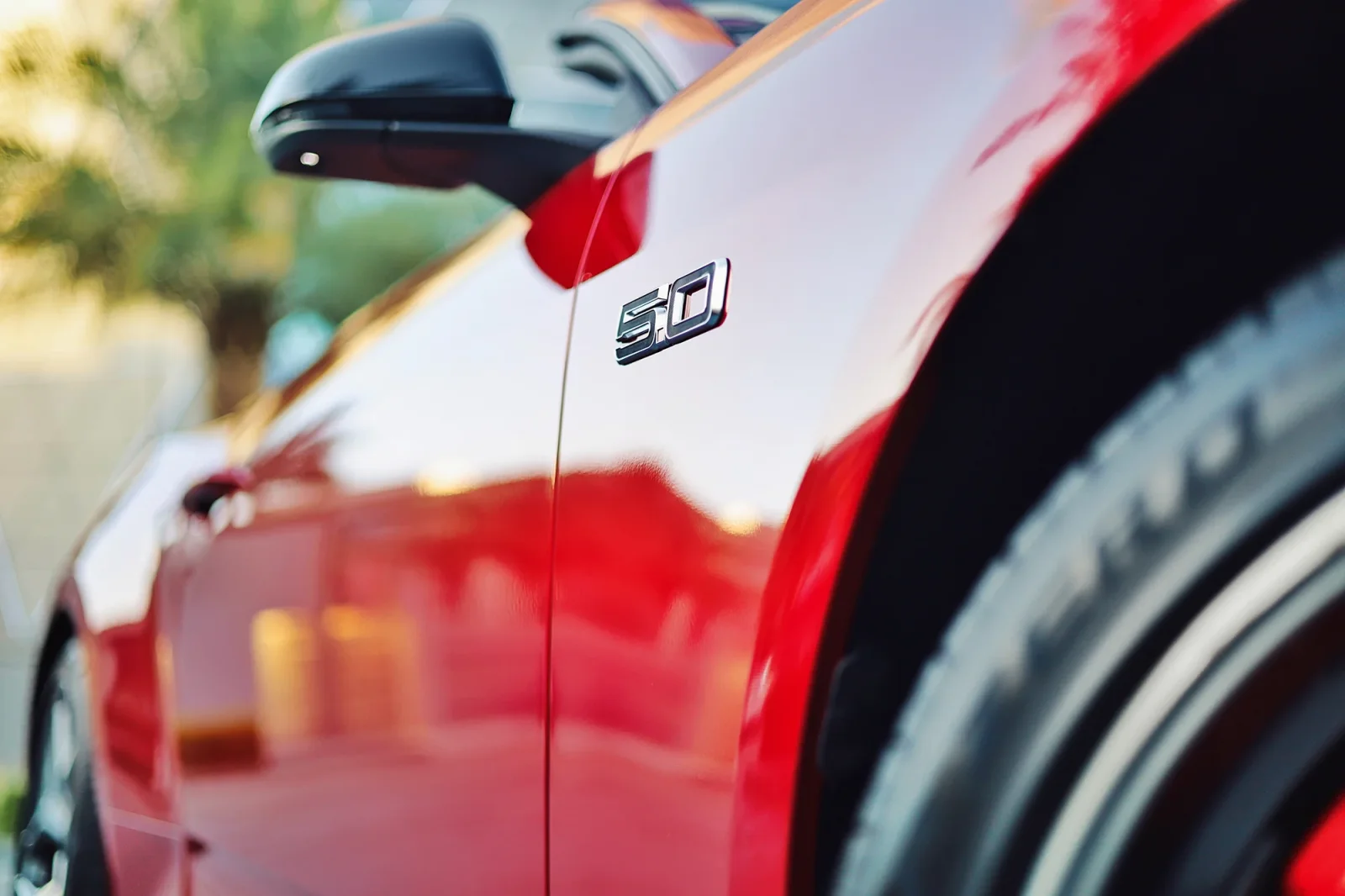 Miete Ford Mustang GT Restyling Rot 2024 in der Abu Dhabi - 20 