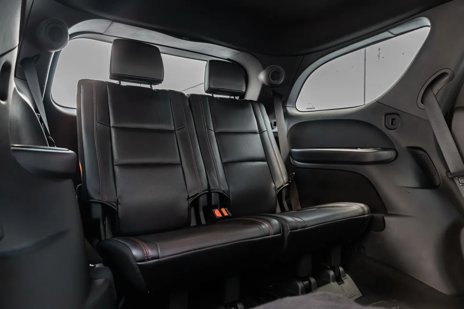 Affitto Dodge Durango  Grigio 2023 in Abu Dhabi - 8 