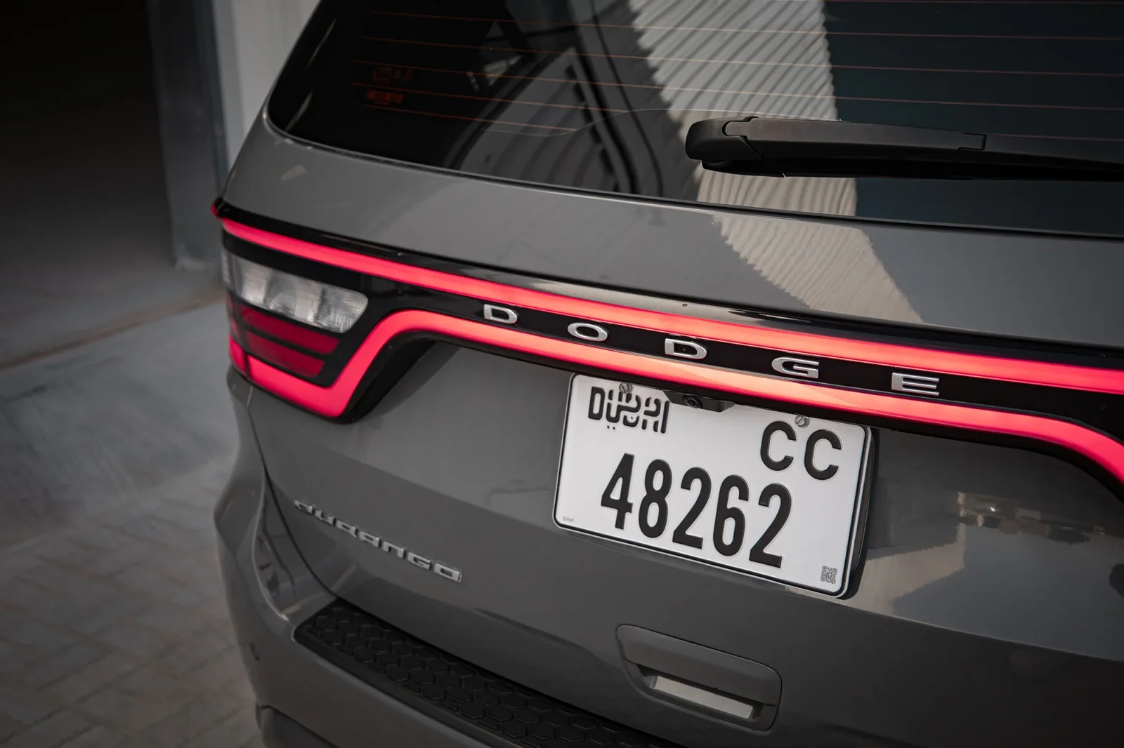 Affitto Dodge Durango  Grigio 2023 in Abu Dhabi - 15 