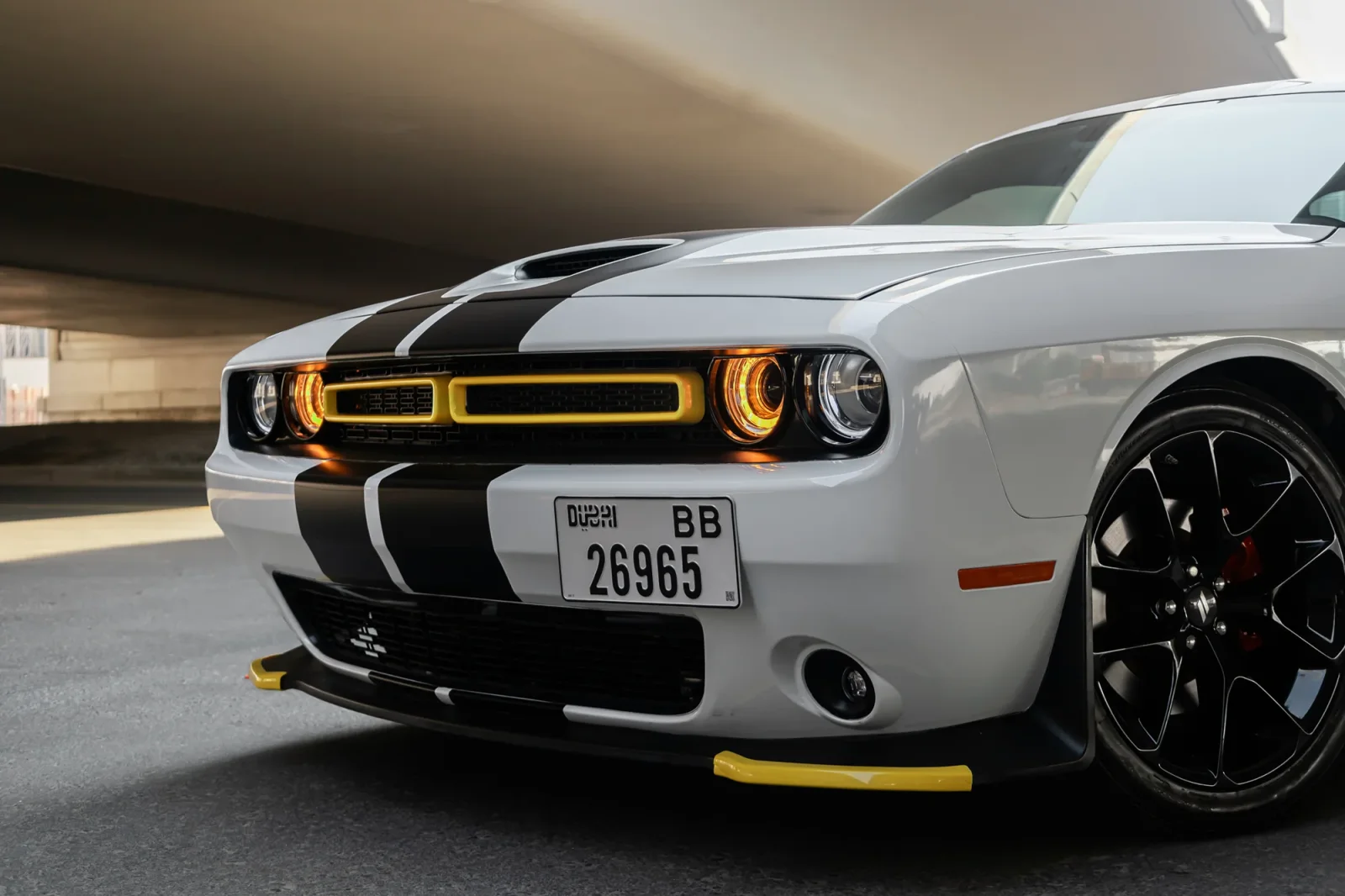 Affitto Dodge Challenger  Bianco 2023 in Abu Dhabi - 7 