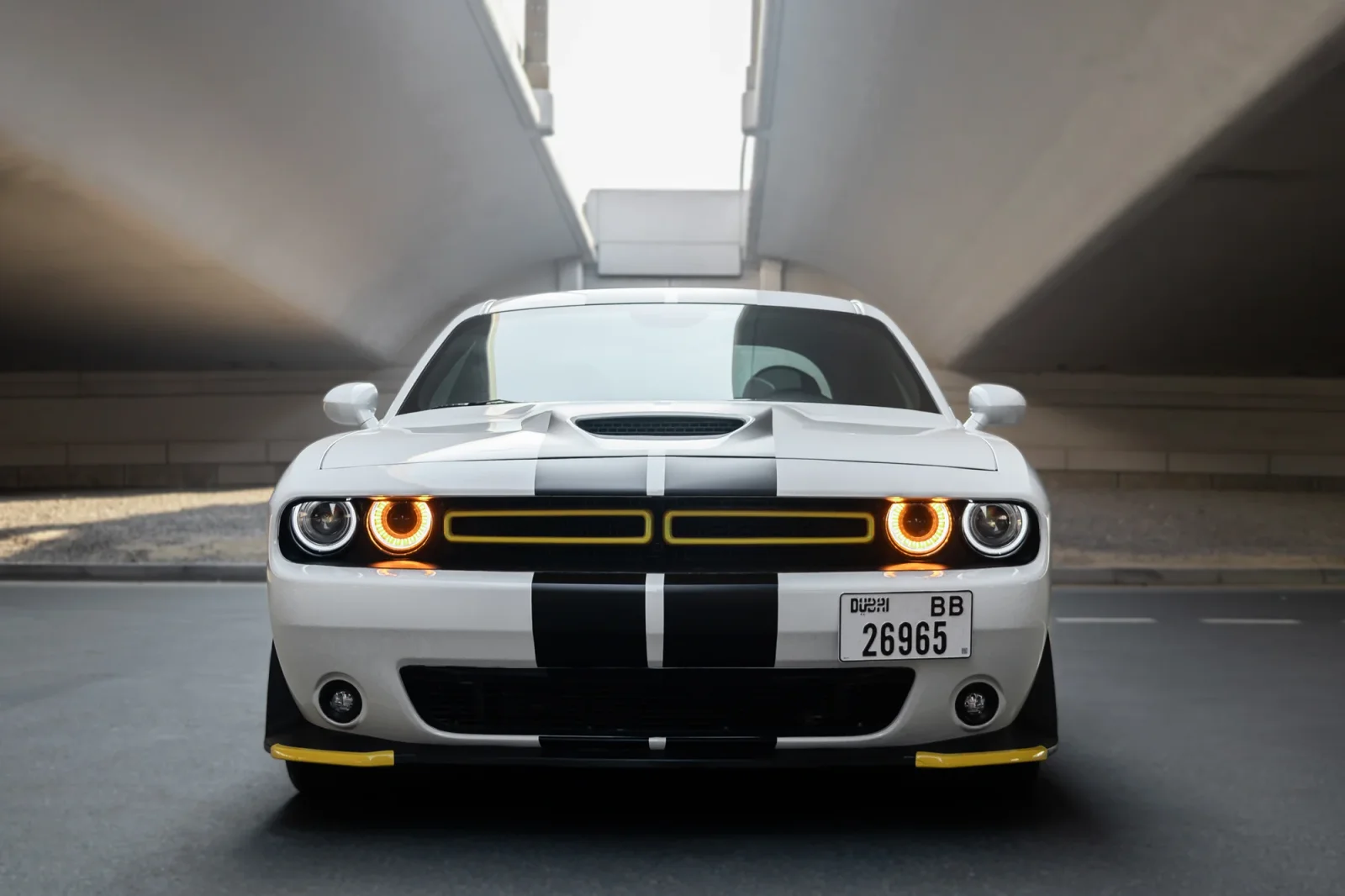 Affitto Dodge Challenger  Bianco 2023 in Abu Dhabi - 8 