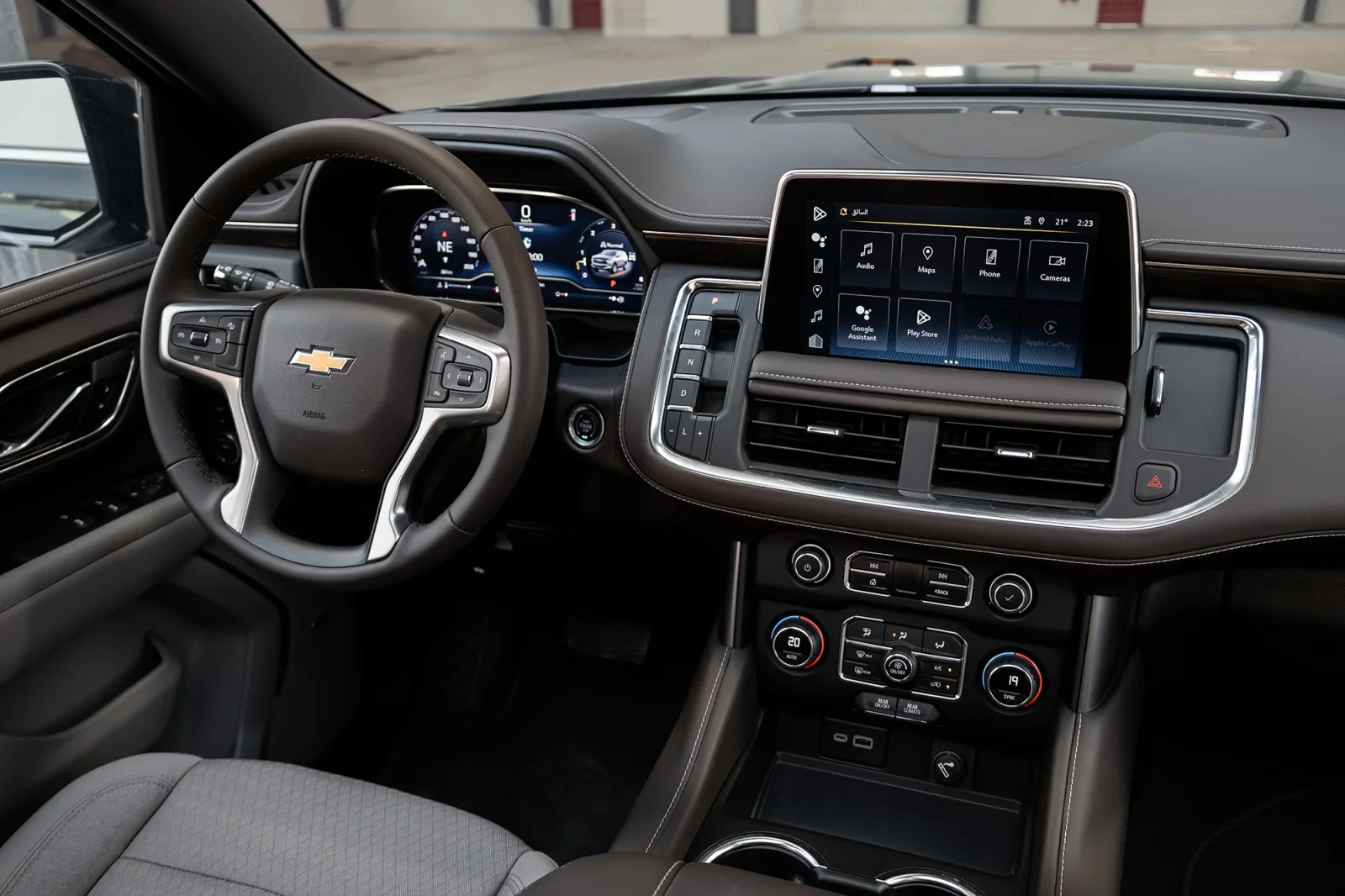 Kiralık Chevrolet Tahoe  Siyah 2024 içinde Abu Dhabi - 4 