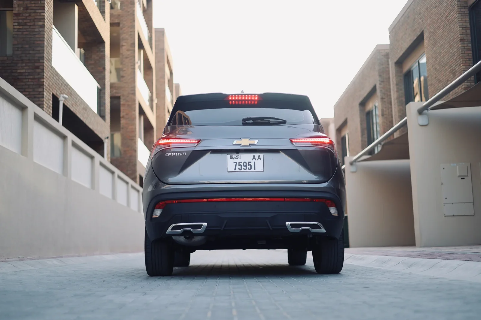 Kiralık Chevrolet Captiva  Gri 2024 içinde Abu Dhabi - 11 