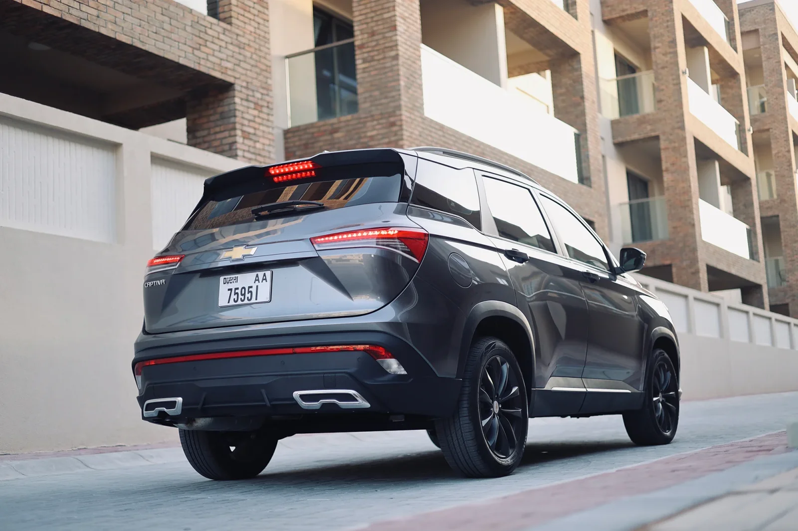 Kiralık Chevrolet Captiva  Gri 2024 içinde Abu Dhabi - 12 