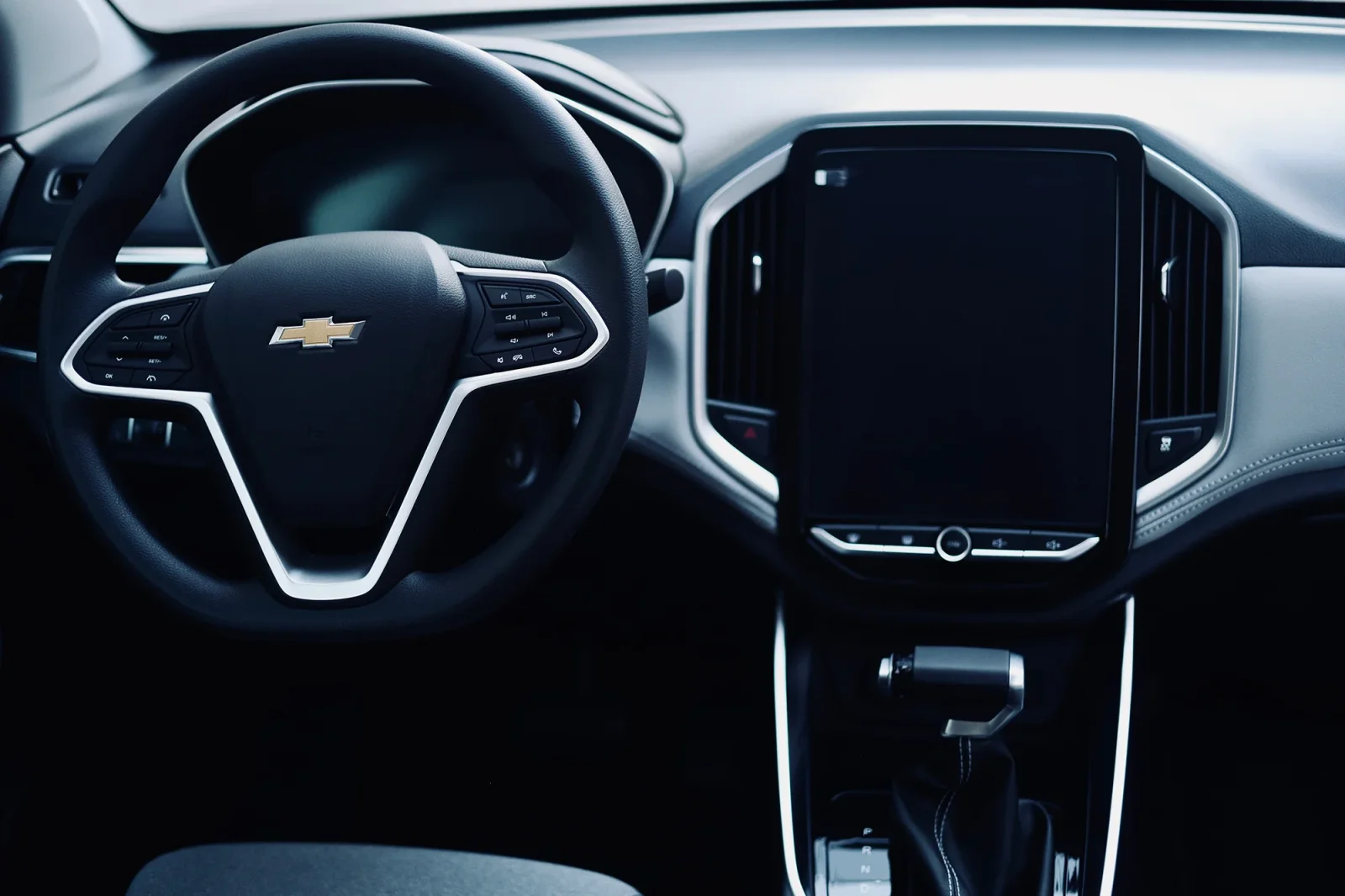 Kiralık Chevrolet Captiva  Gri 2024 içinde Abu Dhabi - 5 