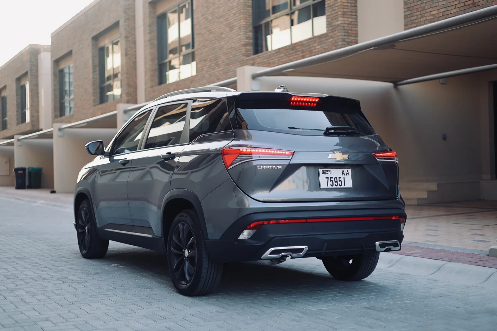 Kiralık Chevrolet Captiva  Gri 2024 içinde Abu Dhabi - 10 