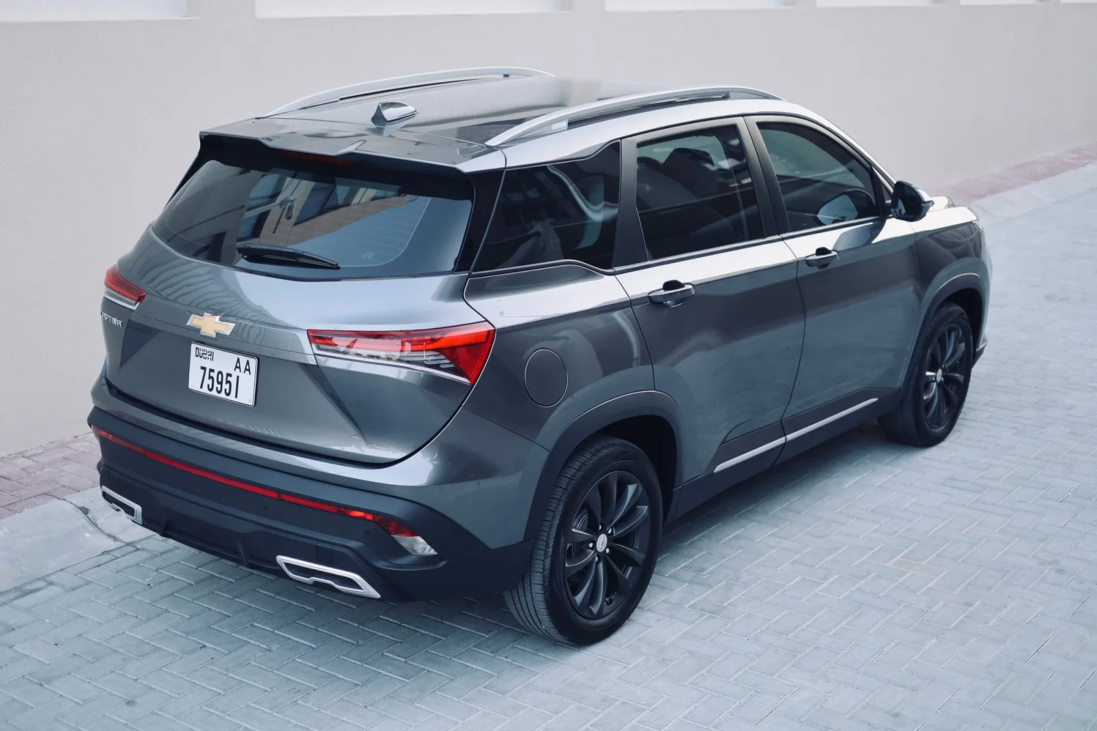 Kiralık Chevrolet Captiva  Gri 2024 içinde Abu Dhabi - 17 