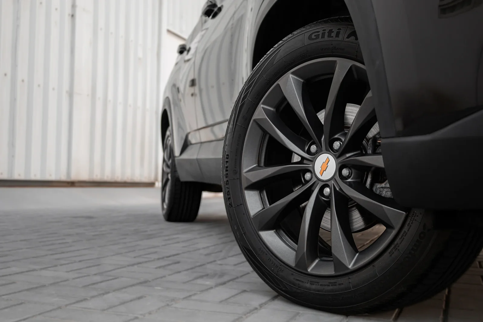 Kiralık Chevrolet Captiva  Siyah 2023 içinde Abu Dhabi - 13 