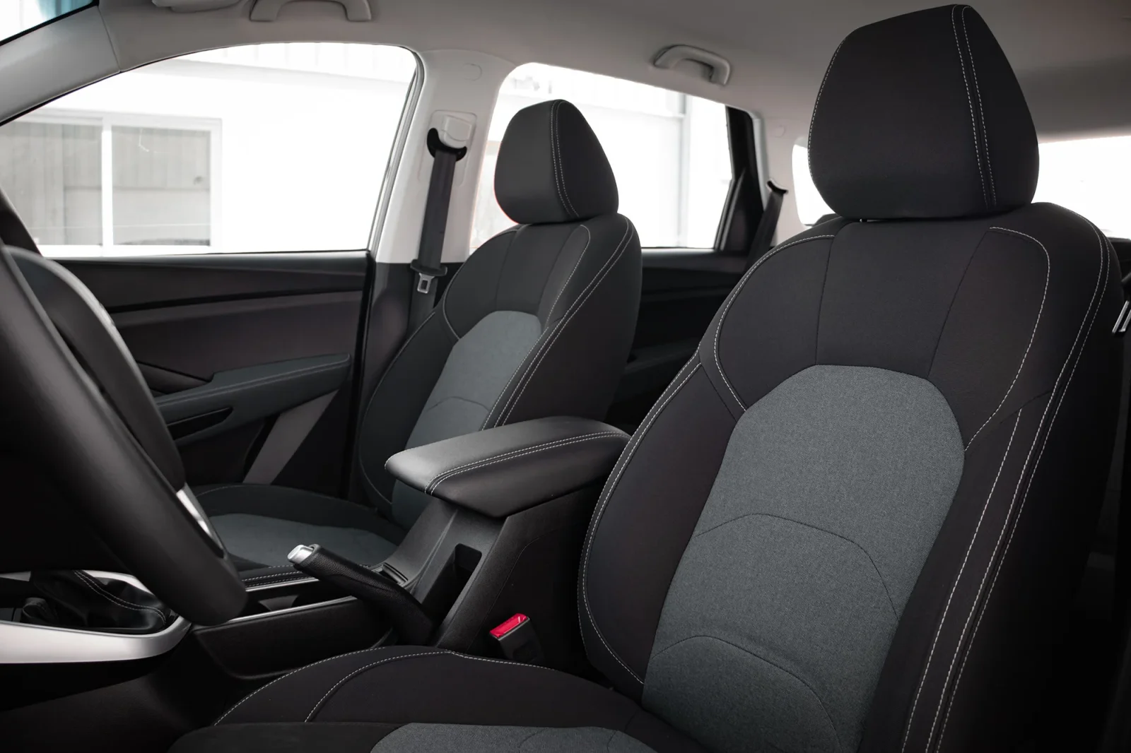 Kiralık Chevrolet Captiva  Siyah 2023 içinde Abu Dhabi - 5 