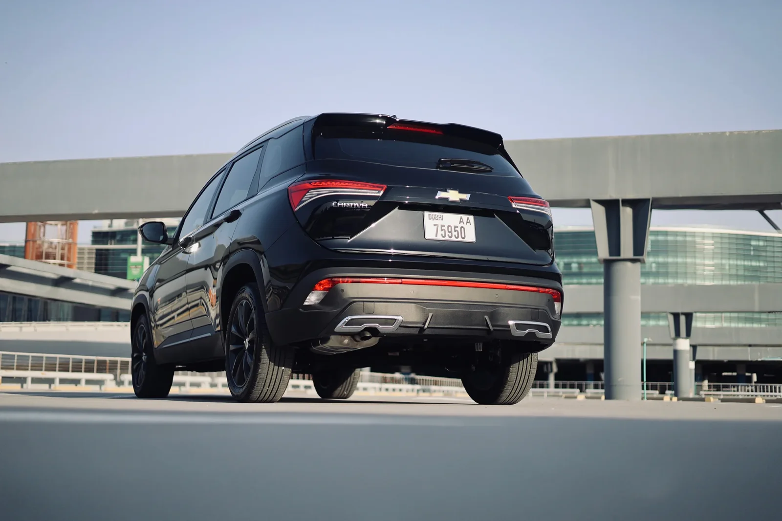 Kiralık Chevrolet Captiva  Siyah 2024 içinde Abu Dhabi - 10 