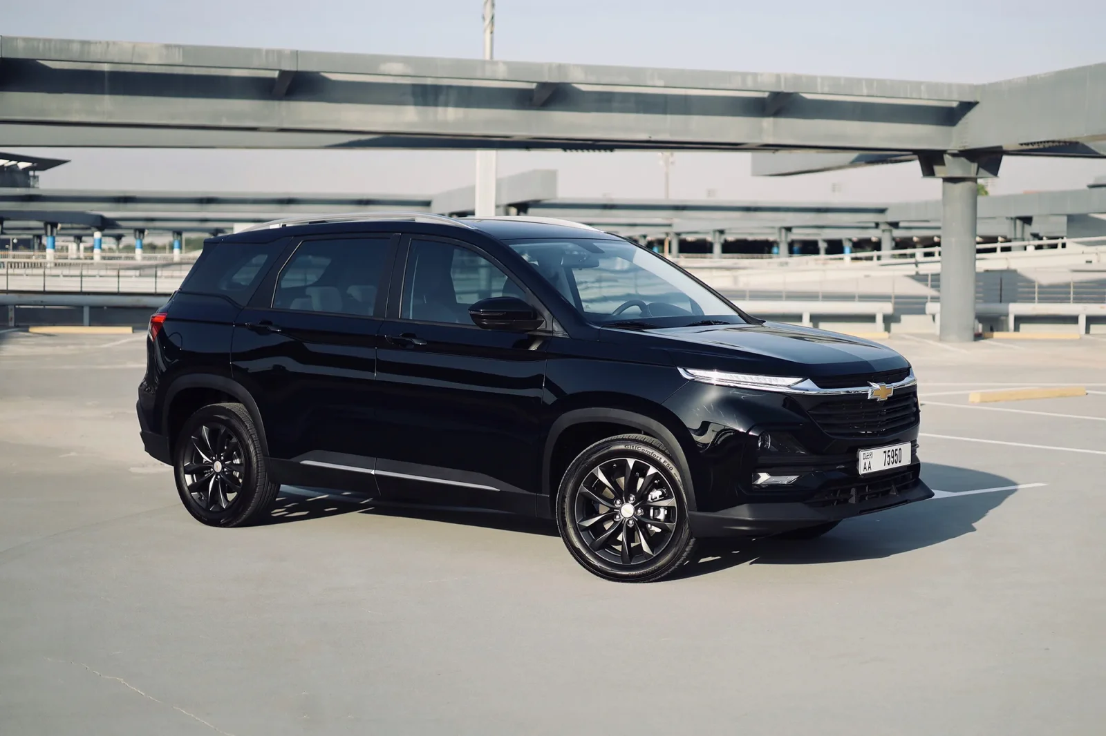 Kiralık Chevrolet Captiva  Siyah 2024 içinde Abu Dhabi - 13 