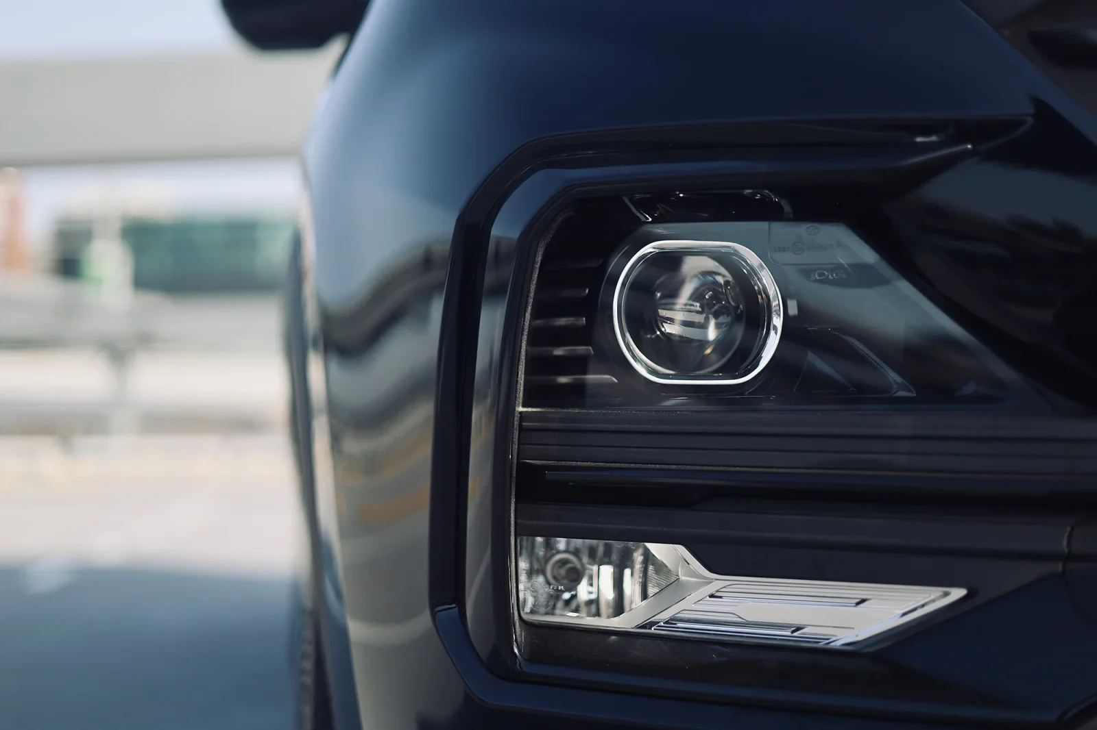 Kiralık Chevrolet Captiva  Siyah 2024 içinde Abu Dhabi - 18 