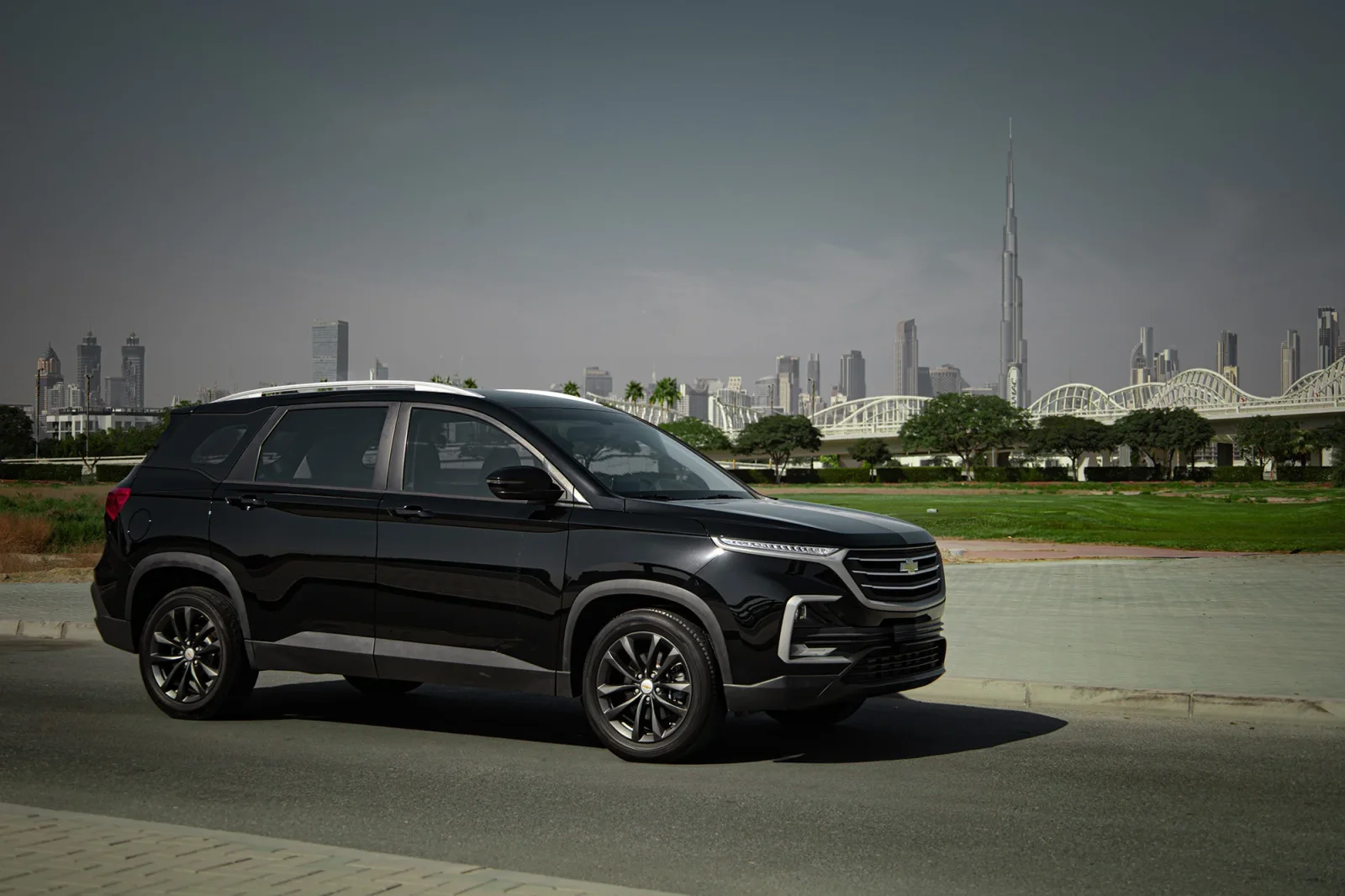 Kiralık Chevrolet Captiva  Siyah 2023 içinde Abu Dhabi - 9 