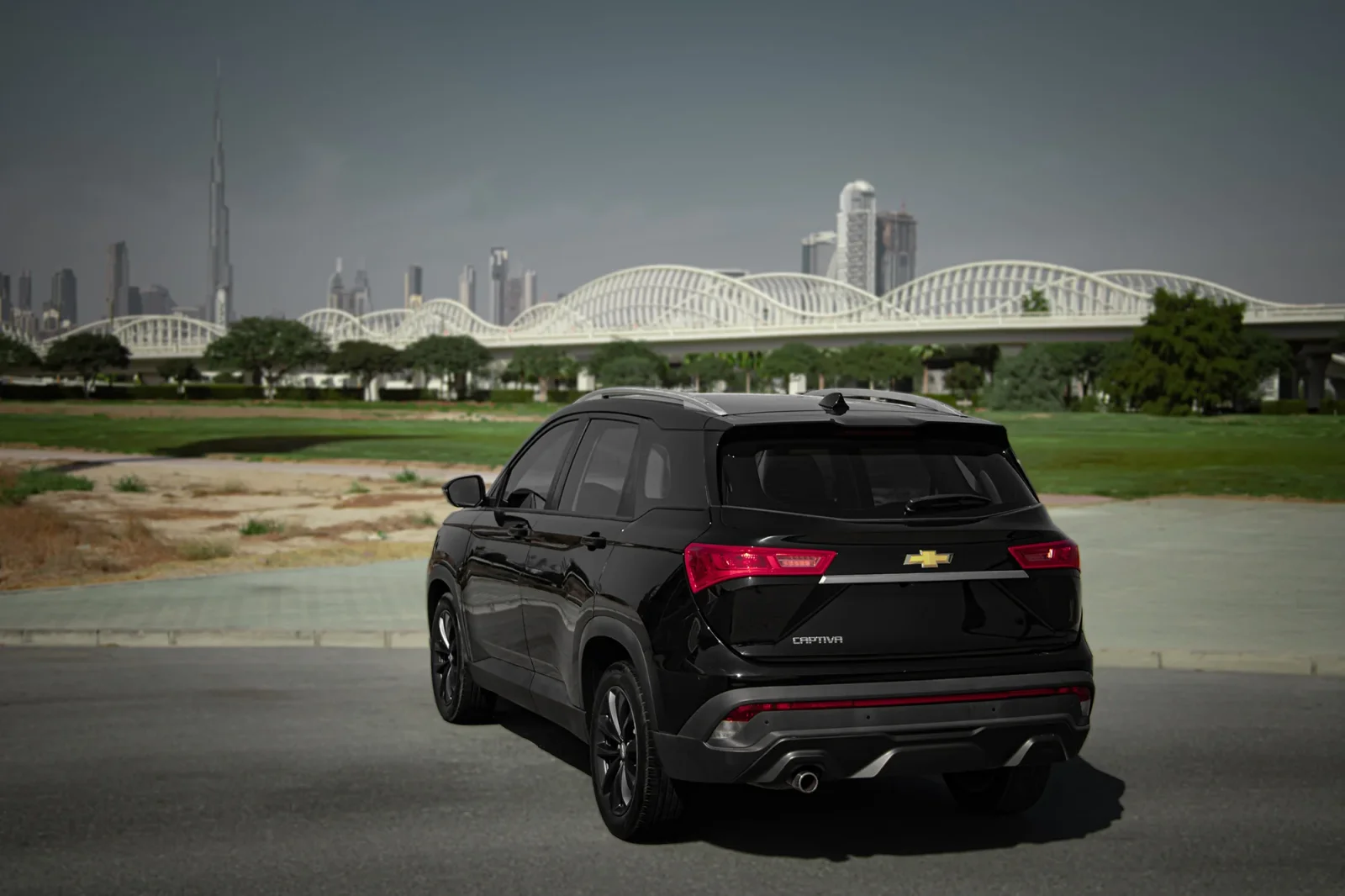 Kiralık Chevrolet Captiva  Siyah 2023 içinde Abu Dhabi - 11 