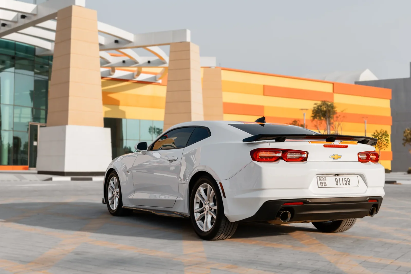 Kiralık Chevrolet Camaro  Beyaz 2022 içinde Abu Dhabi - 13 