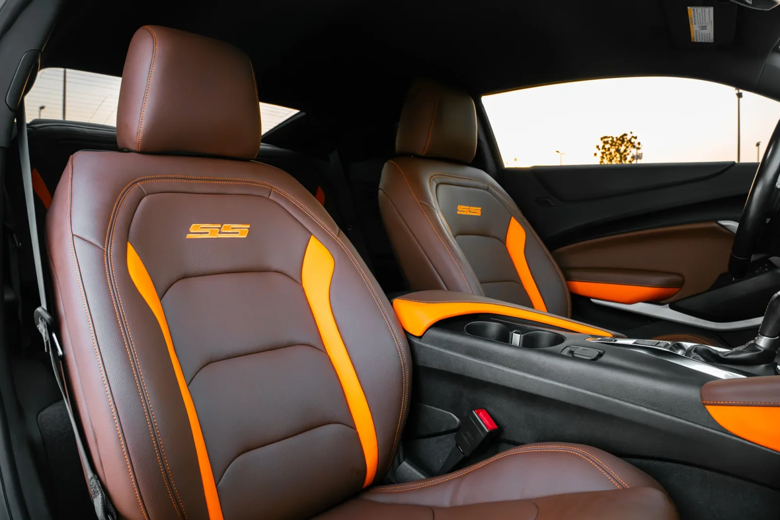 Kiralık Chevrolet Camaro  Beyaz 2022 içinde Abu Dhabi - 7 