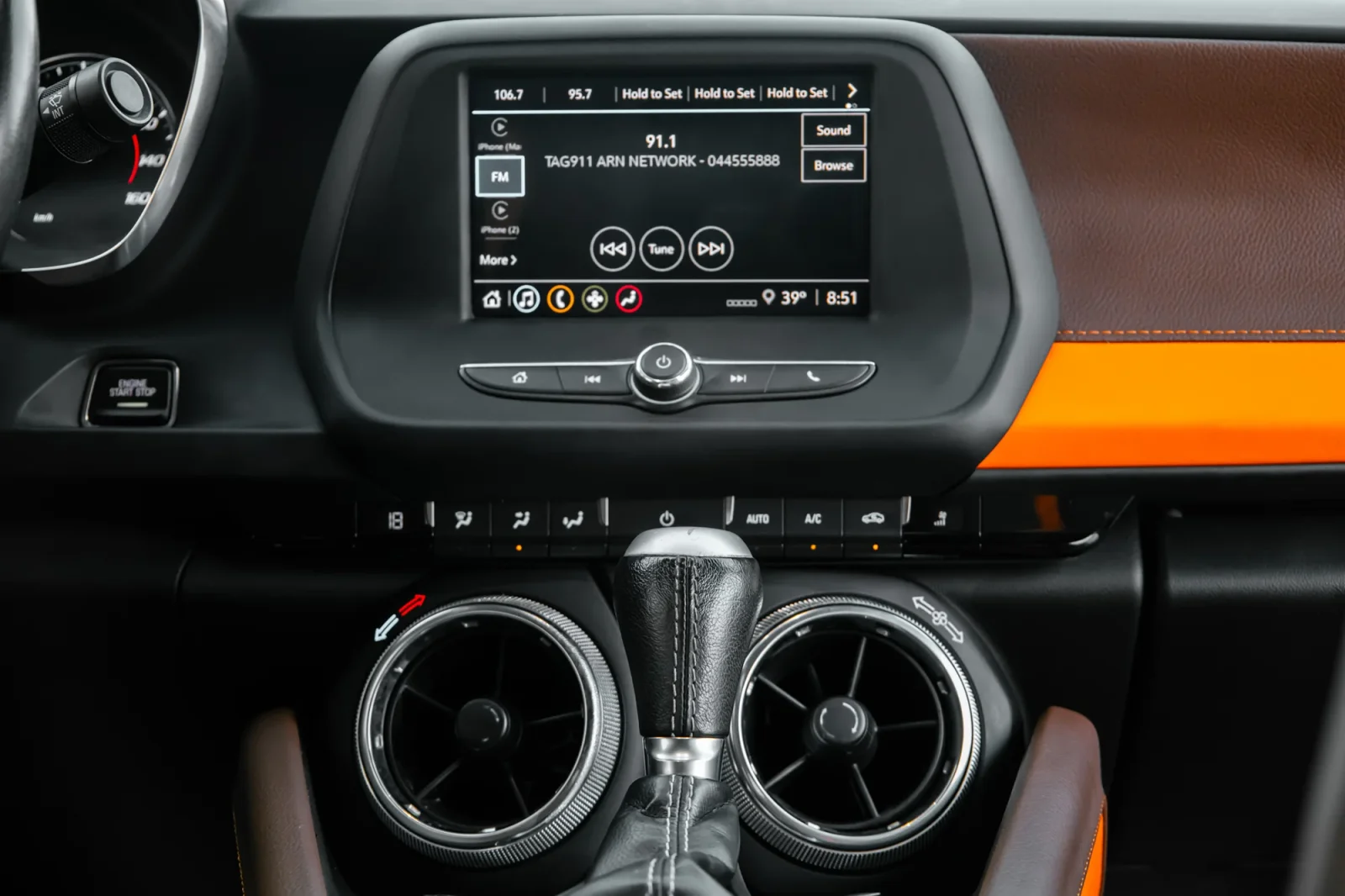 Kiralık Chevrolet Camaro  Beyaz 2022 içinde Abu Dhabi - 5 