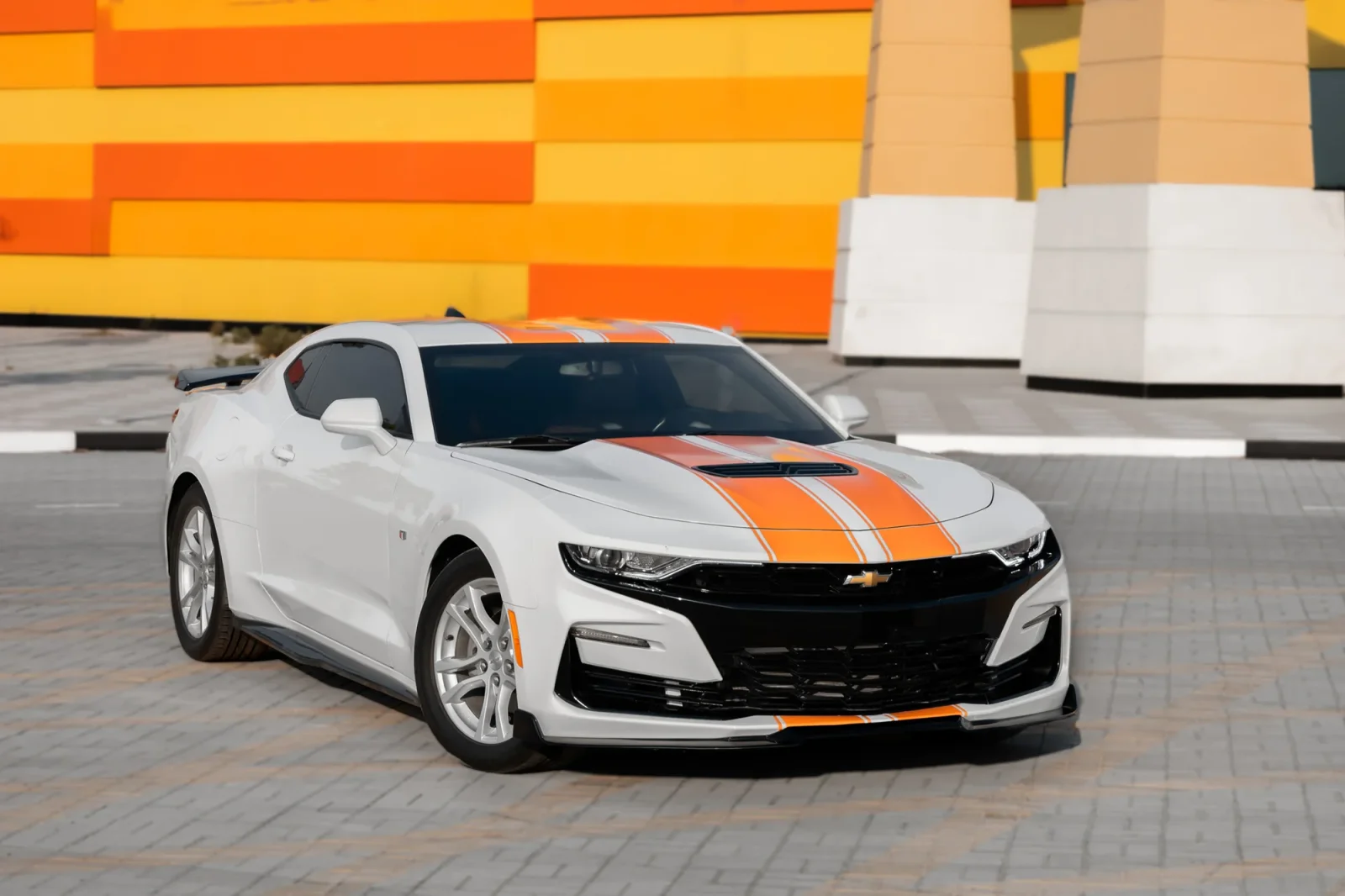 Kiralık Chevrolet Camaro  Beyaz 2022 içinde Abu Dhabi