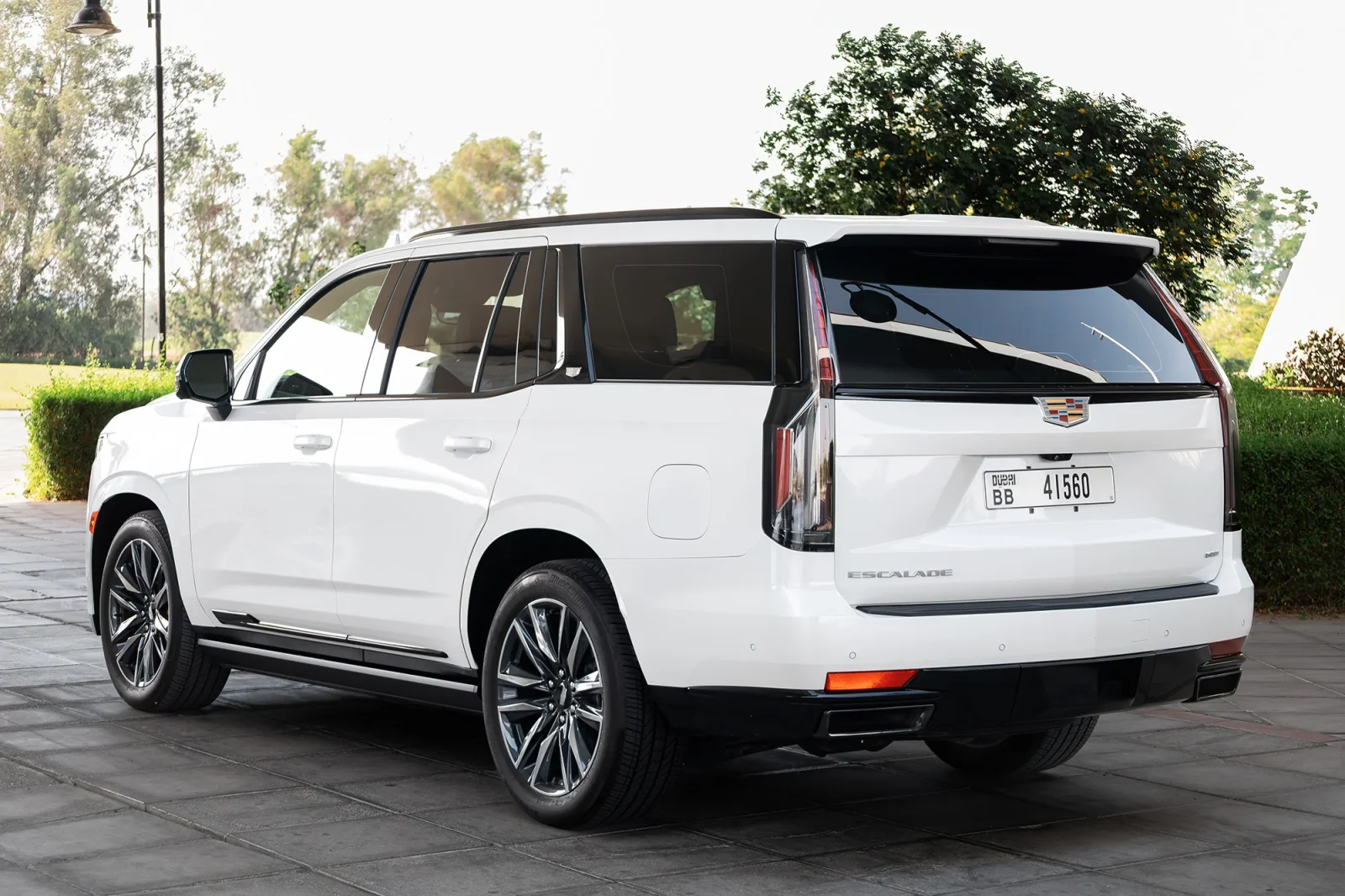 Alquiler Cadillac Escalade  Blanco 2025 en Abu Dabi - 14 