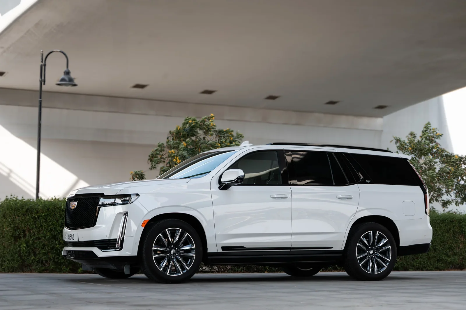 Alquiler Cadillac Escalade  Blanco 2025 en Abu Dabi - 17 