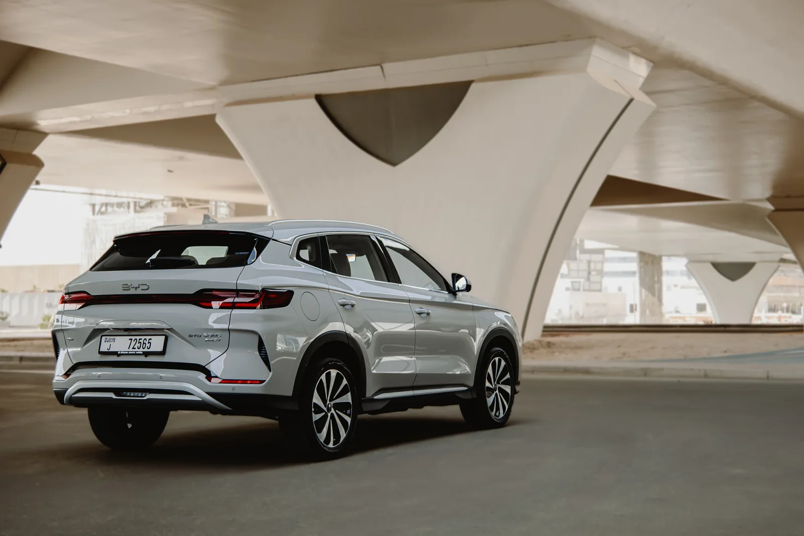 Loyer BYD Song  Gris 2025 en Abou Dabi - 13 