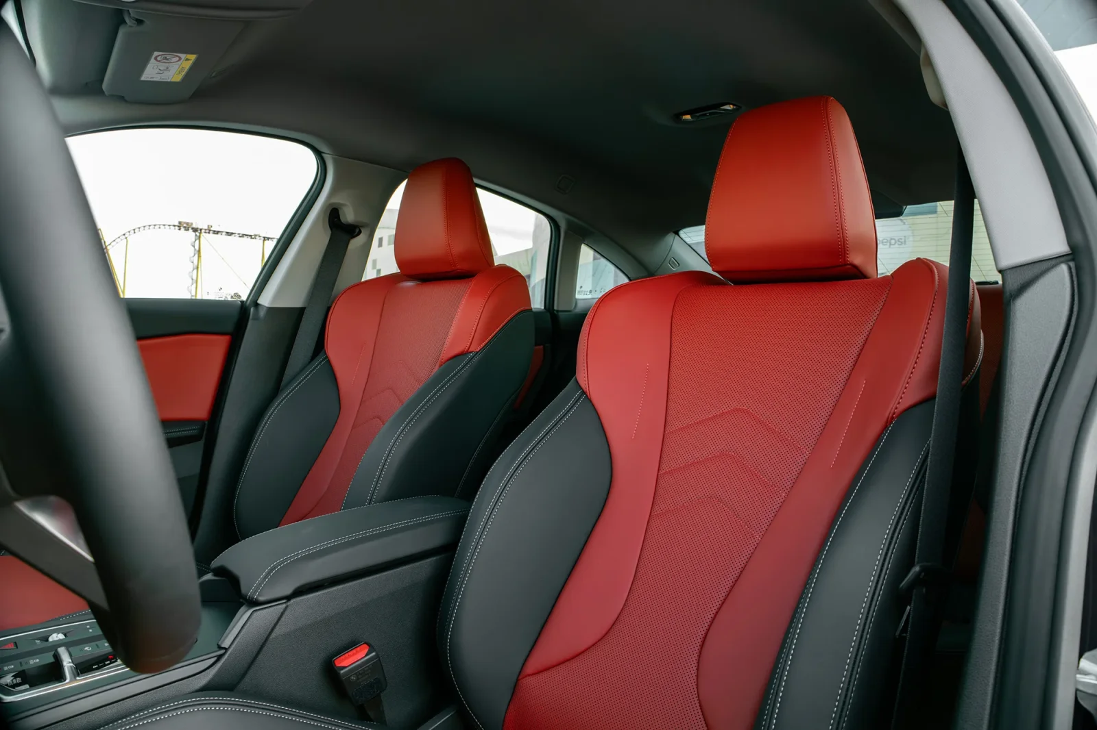 Alquiler BMW 2-Series 218i Violeta 2025 en Abu Dabi - 4 