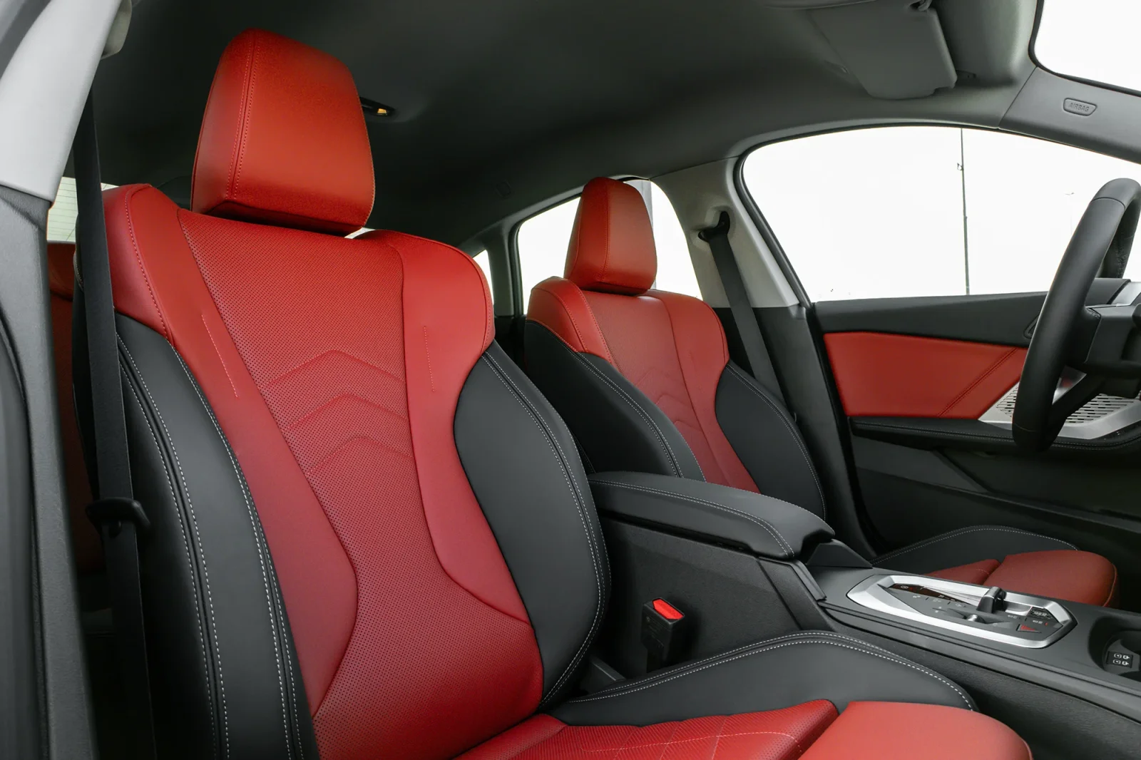 Alquiler BMW 2-Series 218i Violeta 2025 en Abu Dabi - 6 