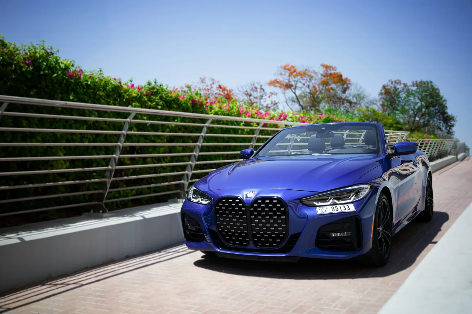 Miete BMW 4-Series 430i Blau 2023 in der Abu Dhabi - 2 