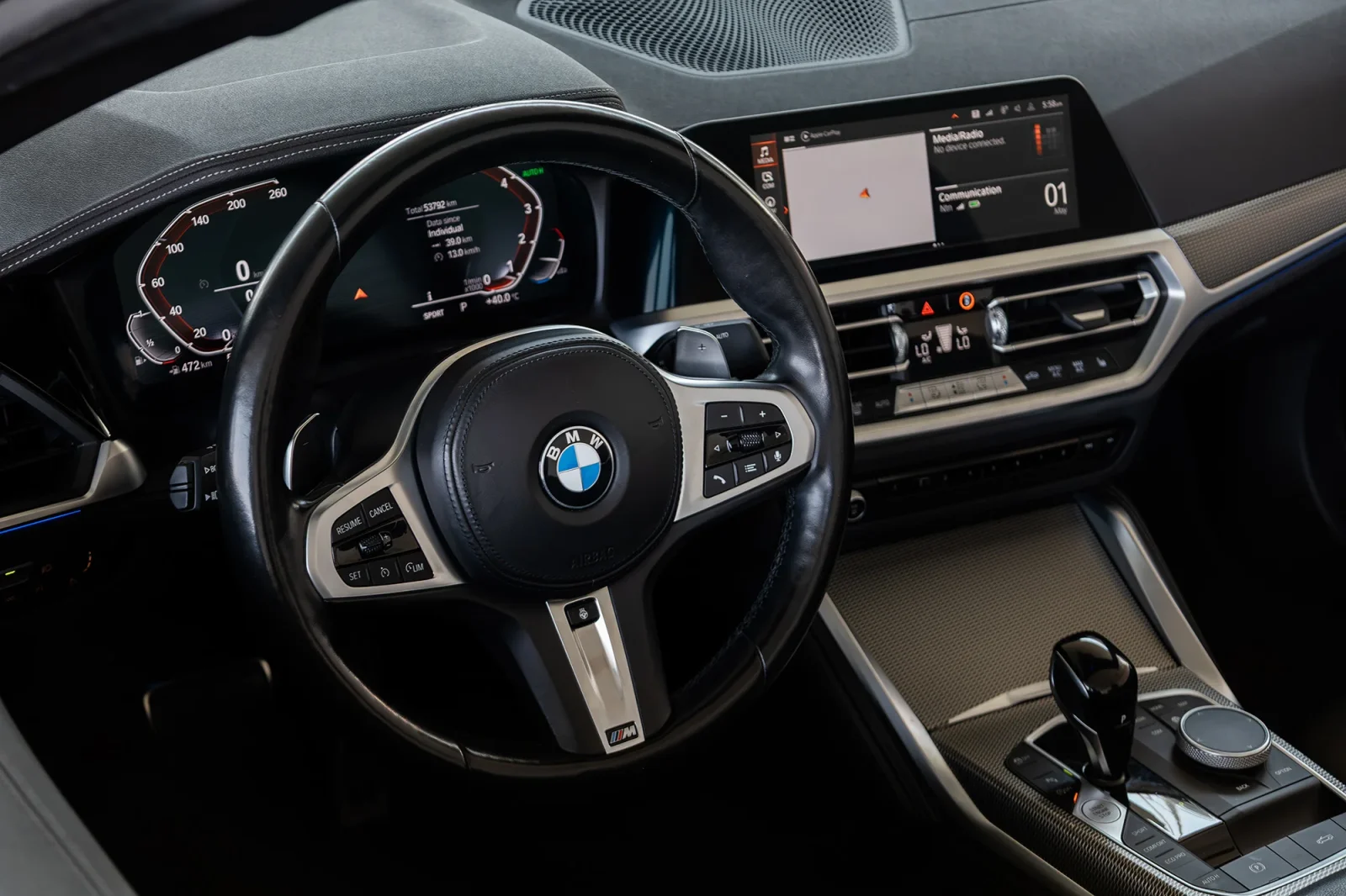 Miete BMW 4-Series 430i Blau 2023 in der Abu Dhabi - 3 