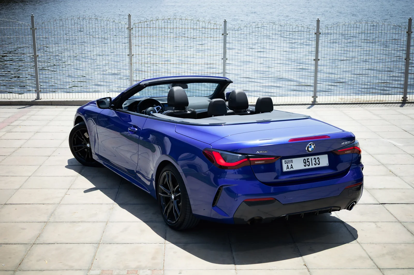 Miete BMW 4-Series 430i Blau 2023 in der Abu Dhabi - 8 