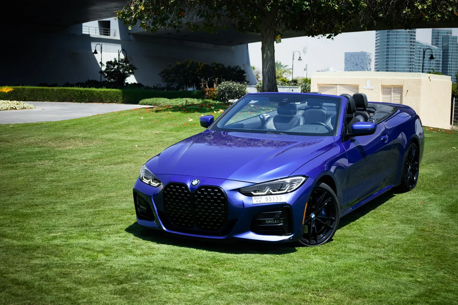 Miete BMW 4-Series 430i Blau 2023 in der Abu Dhabi - 11 