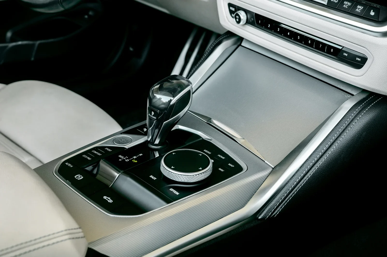 Rent BMW 4-Series M440 Blue 2021 in Abu Dhabi - 4 