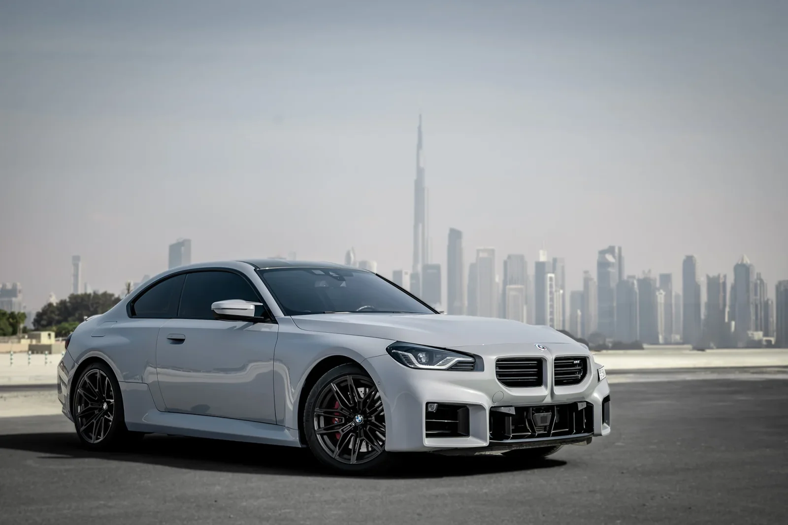 Loyer BMW M2  Gris 2023 en Abou Dabi - 2 