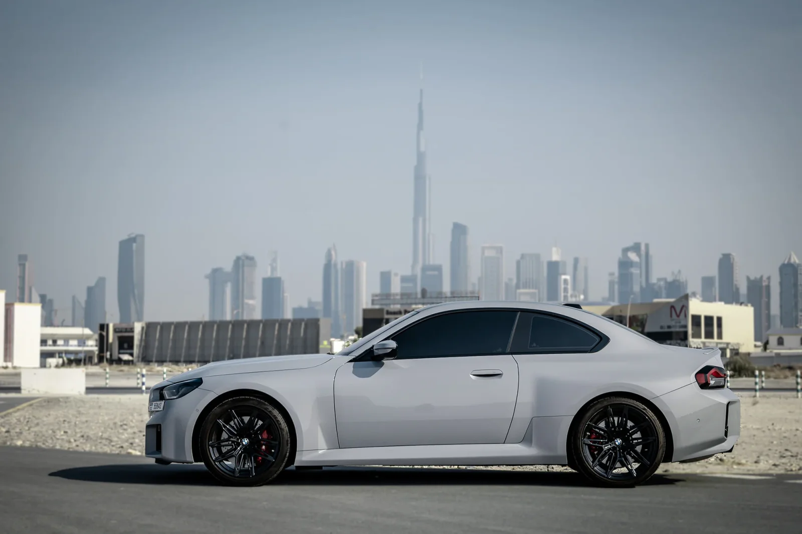 Loyer BMW M2  Gris 2023 en Abou Dabi - 9 