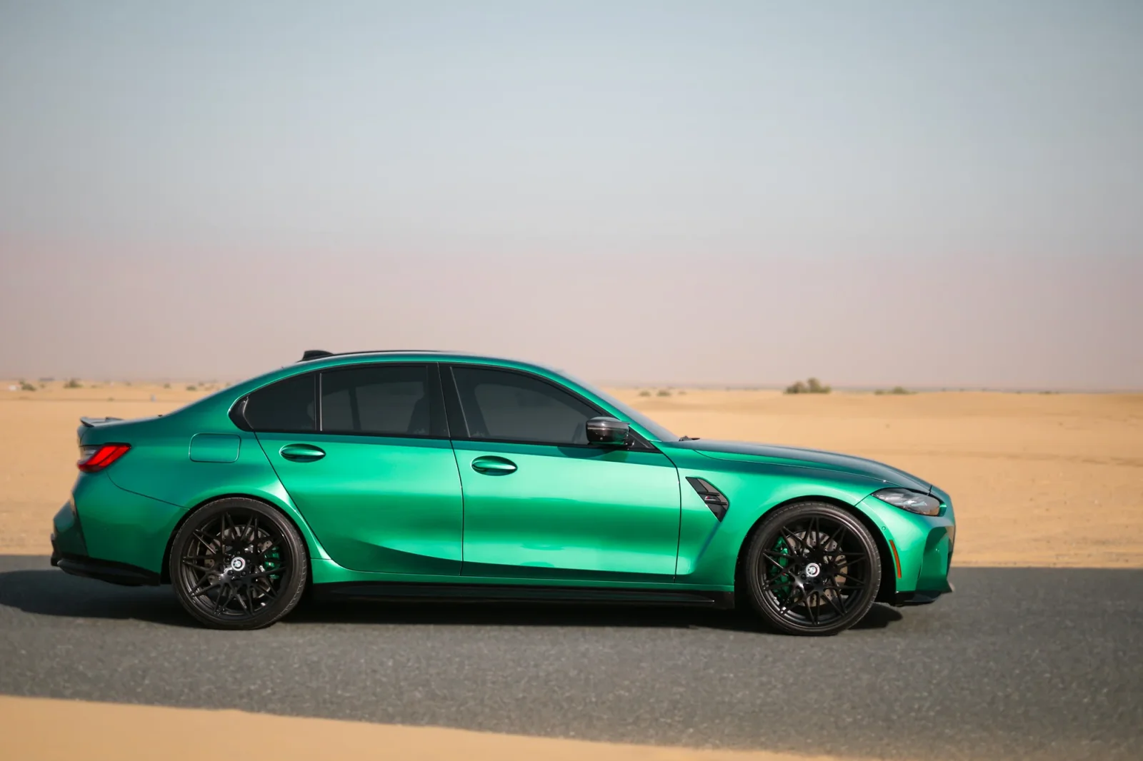 Huren BMW M3  Groente 2021 in Abu Dhabi - 15 