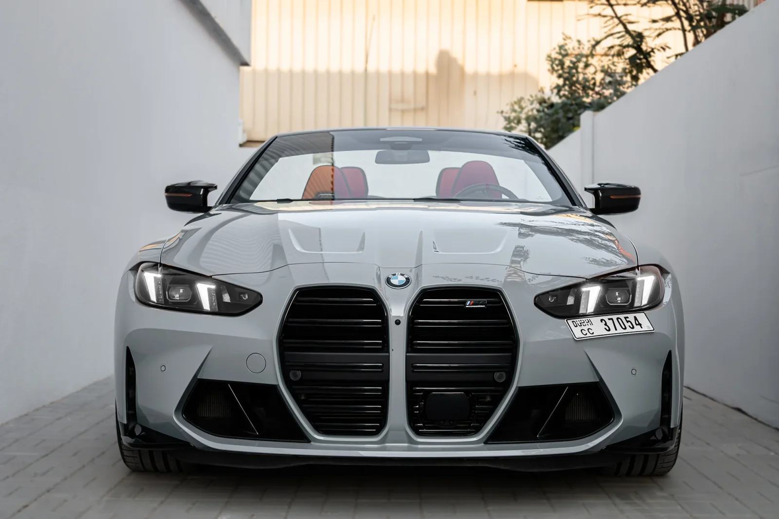 Alquiler BMW M4 Competition Gris 2025 en Abu Dabi - 2 