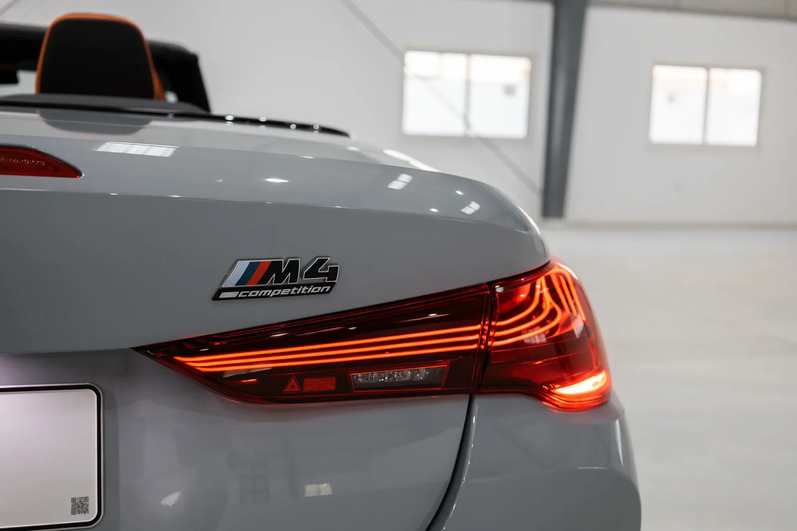 Alquiler BMW M4 Competition Gris 2025 en Abu Dabi - 5 