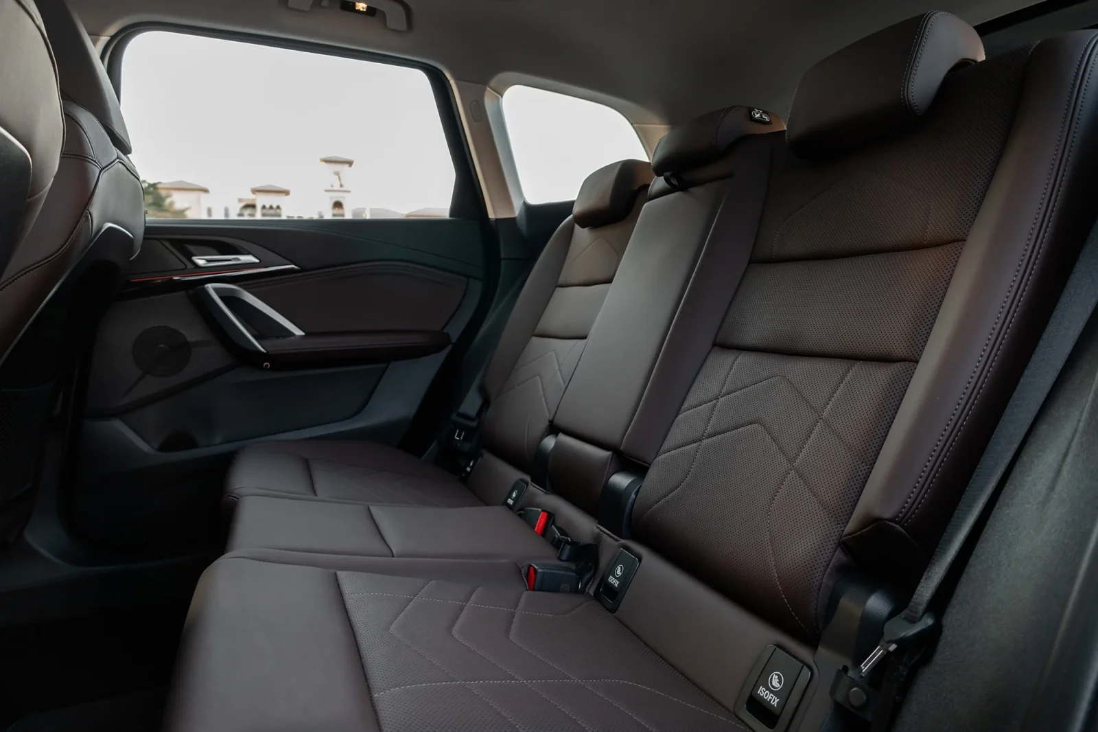 Alquiler BMW X1  Negro 2024 en Abu Dabi - 5 