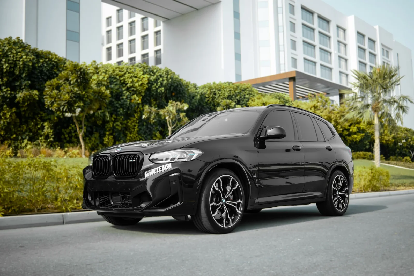 Kiralık BMW X3 M Competition Siyah 2023 içinde Abu Dhabi - 18 