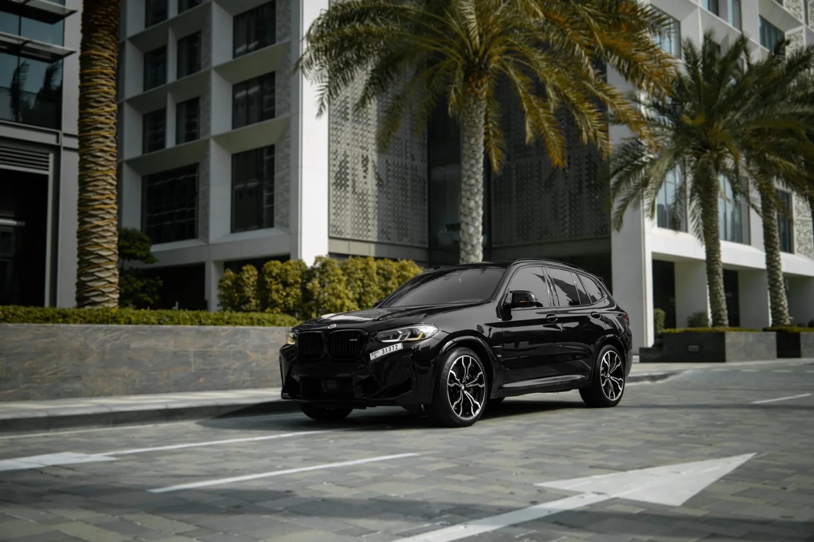 Kiralık BMW X3 M Competition Siyah 2023 içinde Abu Dhabi - 13 