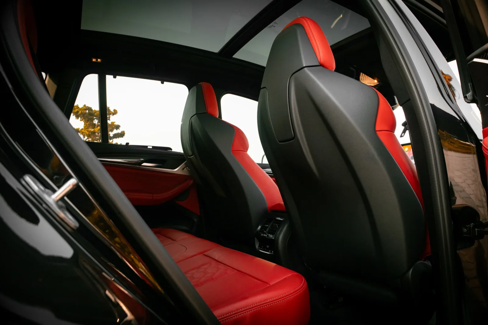 Kiralık BMW X3 M Competition Siyah 2023 içinde Abu Dhabi - 8 