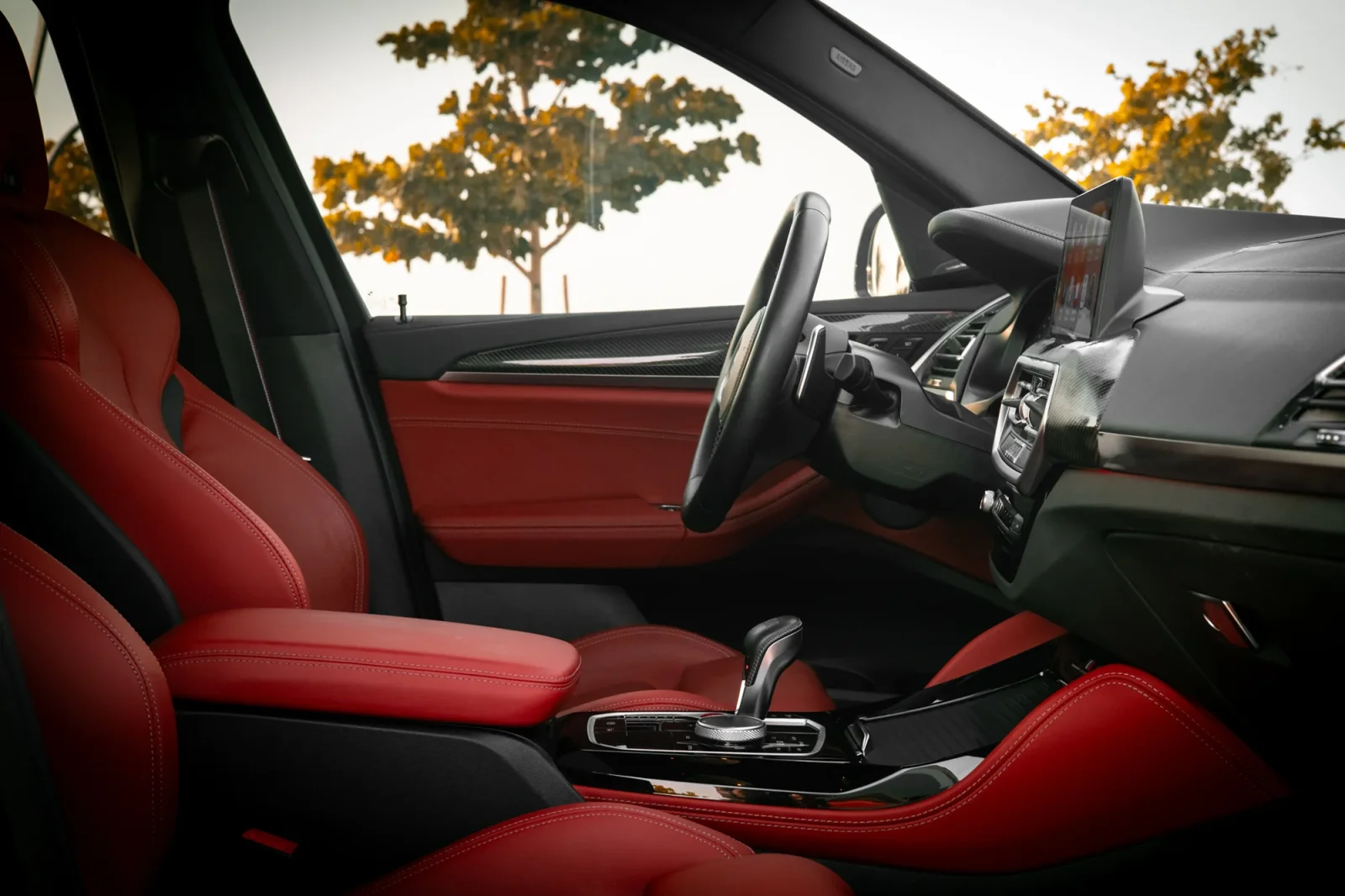 Kiralık BMW X3 M Competition Siyah 2023 içinde Abu Dhabi - 5 